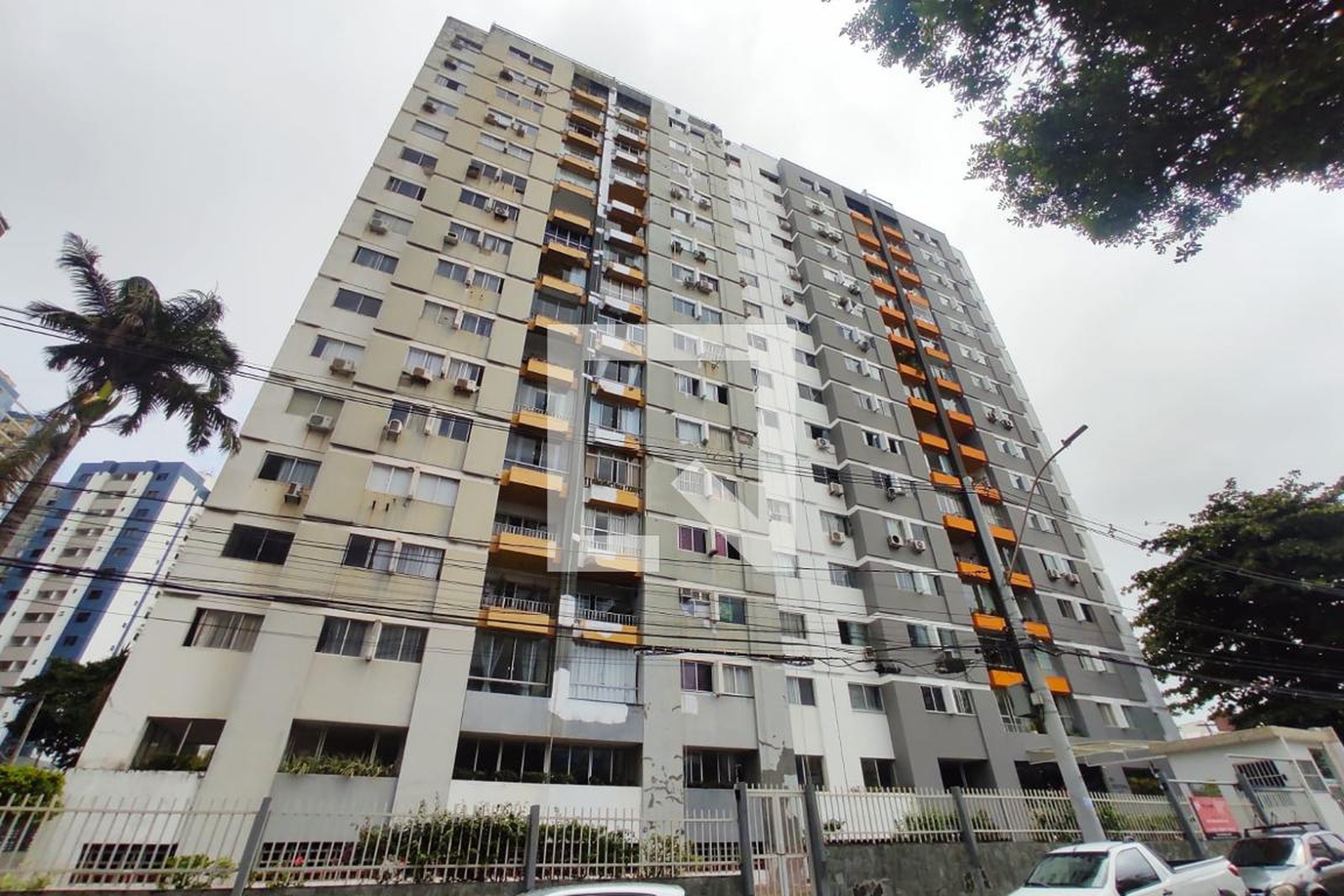 Fachada do Condomínio Edifício Caetana