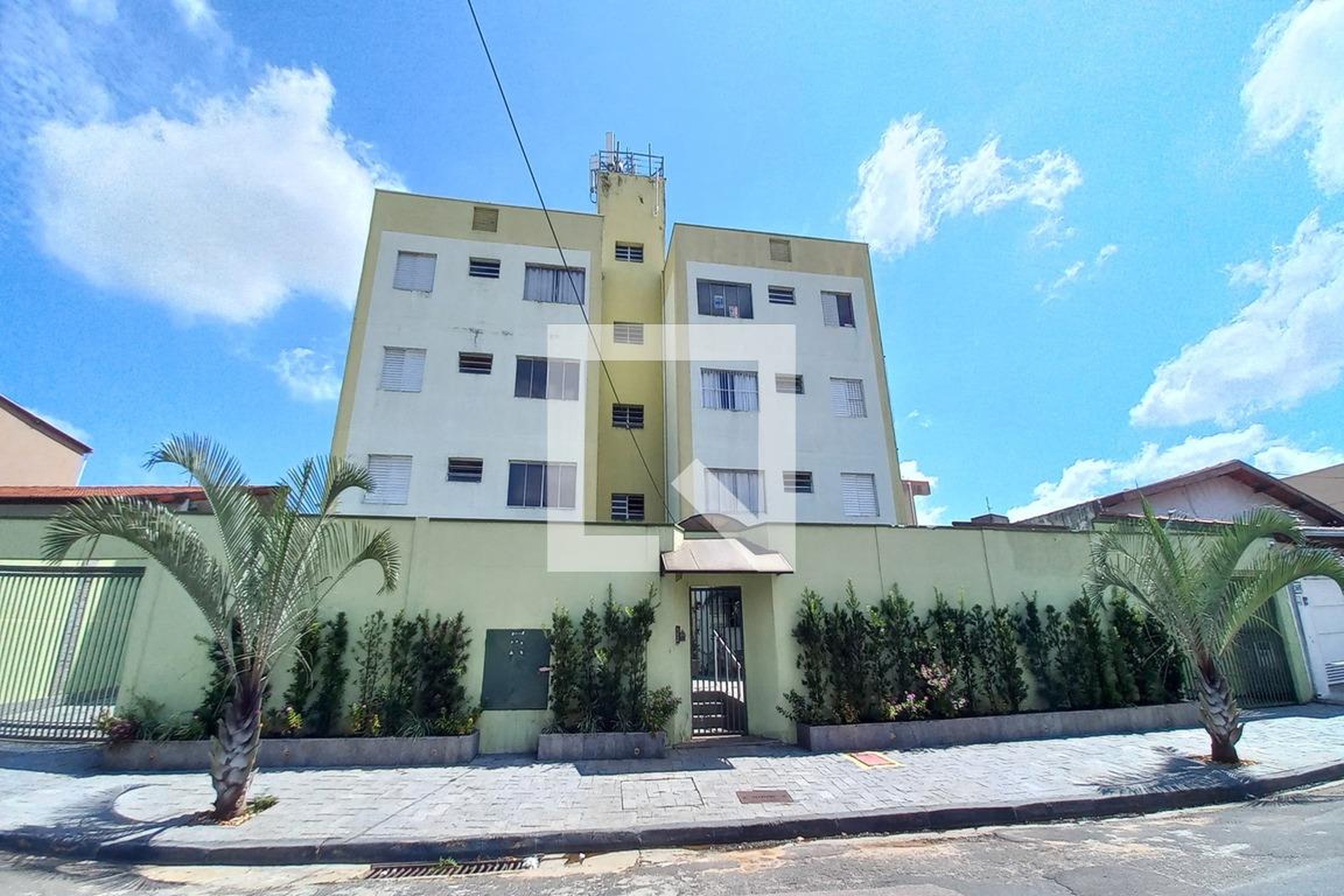 Fachada do Prédio Condomínio Vila Ipe