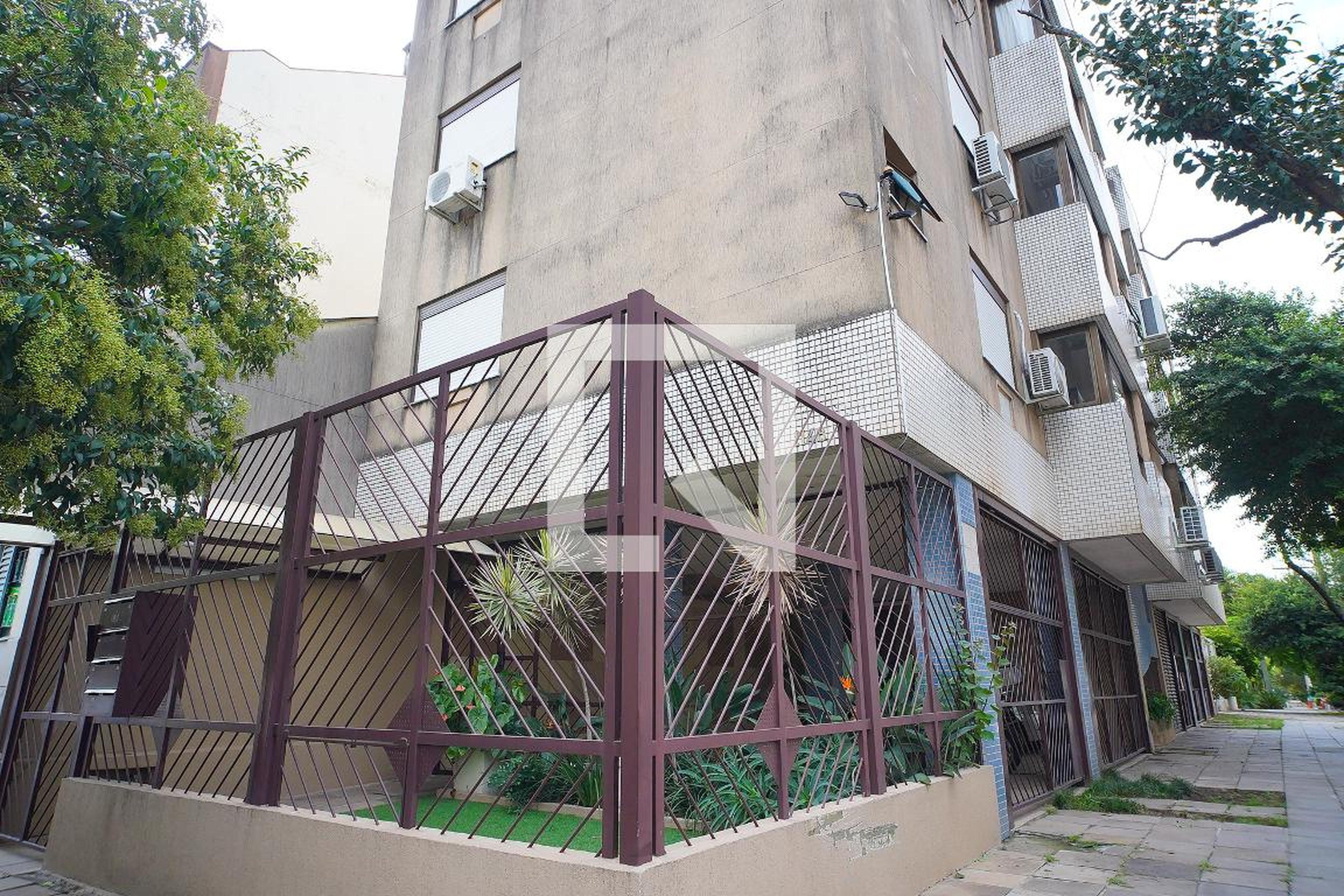 Fachada do Prédio Condomínio em Rua Visconde do Herval, 1148