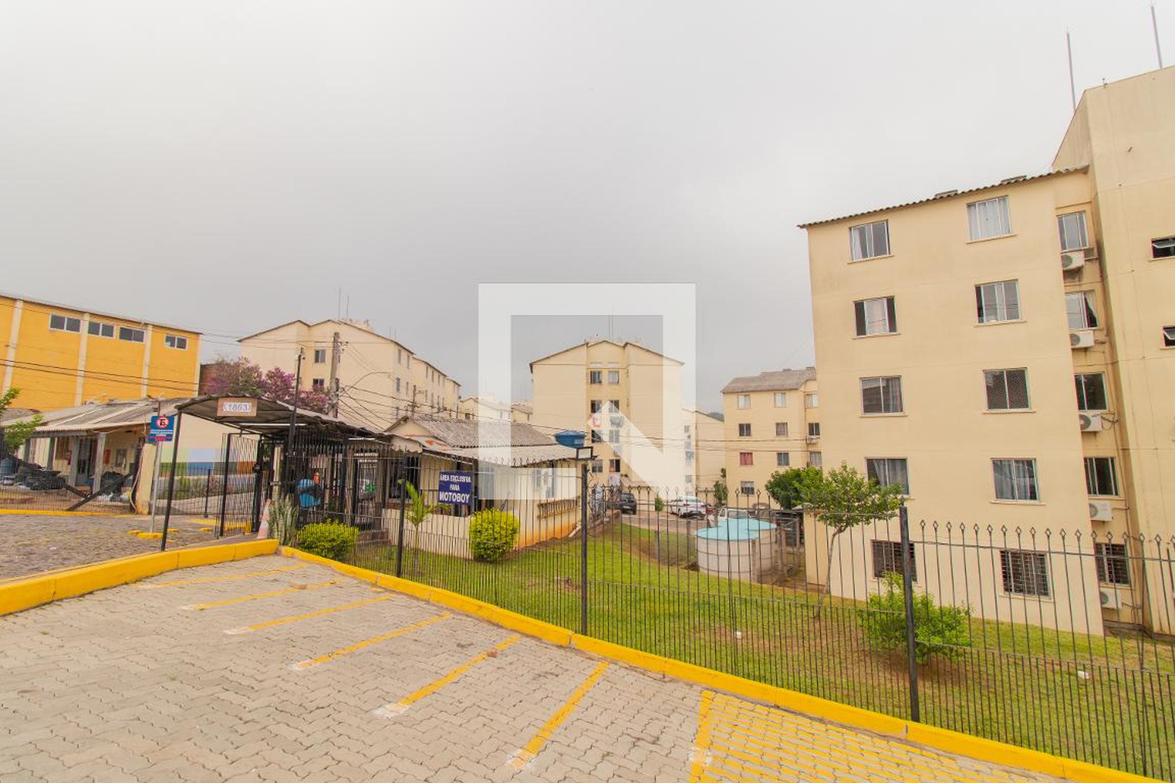 Fachada Condomínio em Estrada Cristiano Kraemer, 1836