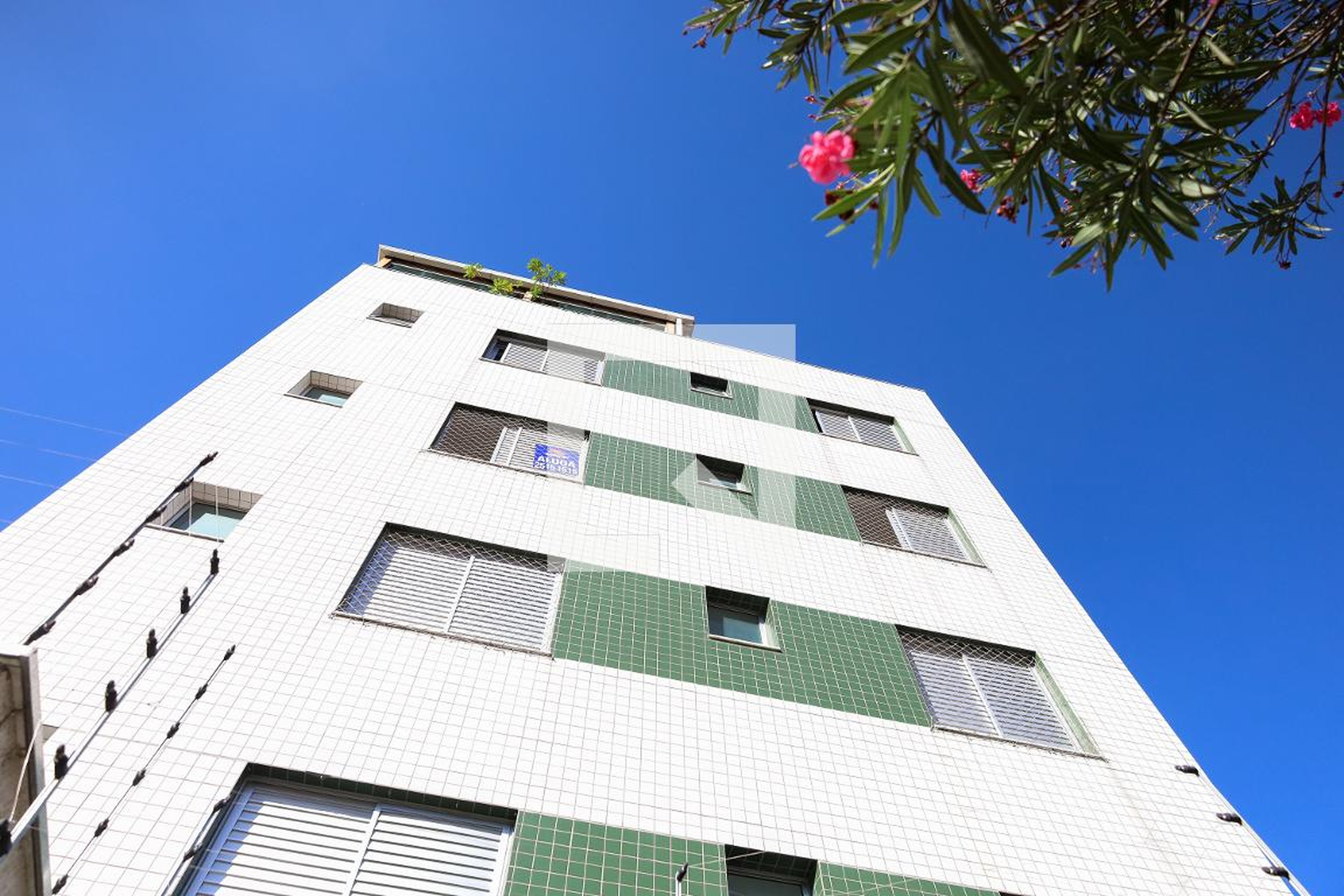 Fachada Condomínio em Rua Lindolfo de Azevedo, 1123