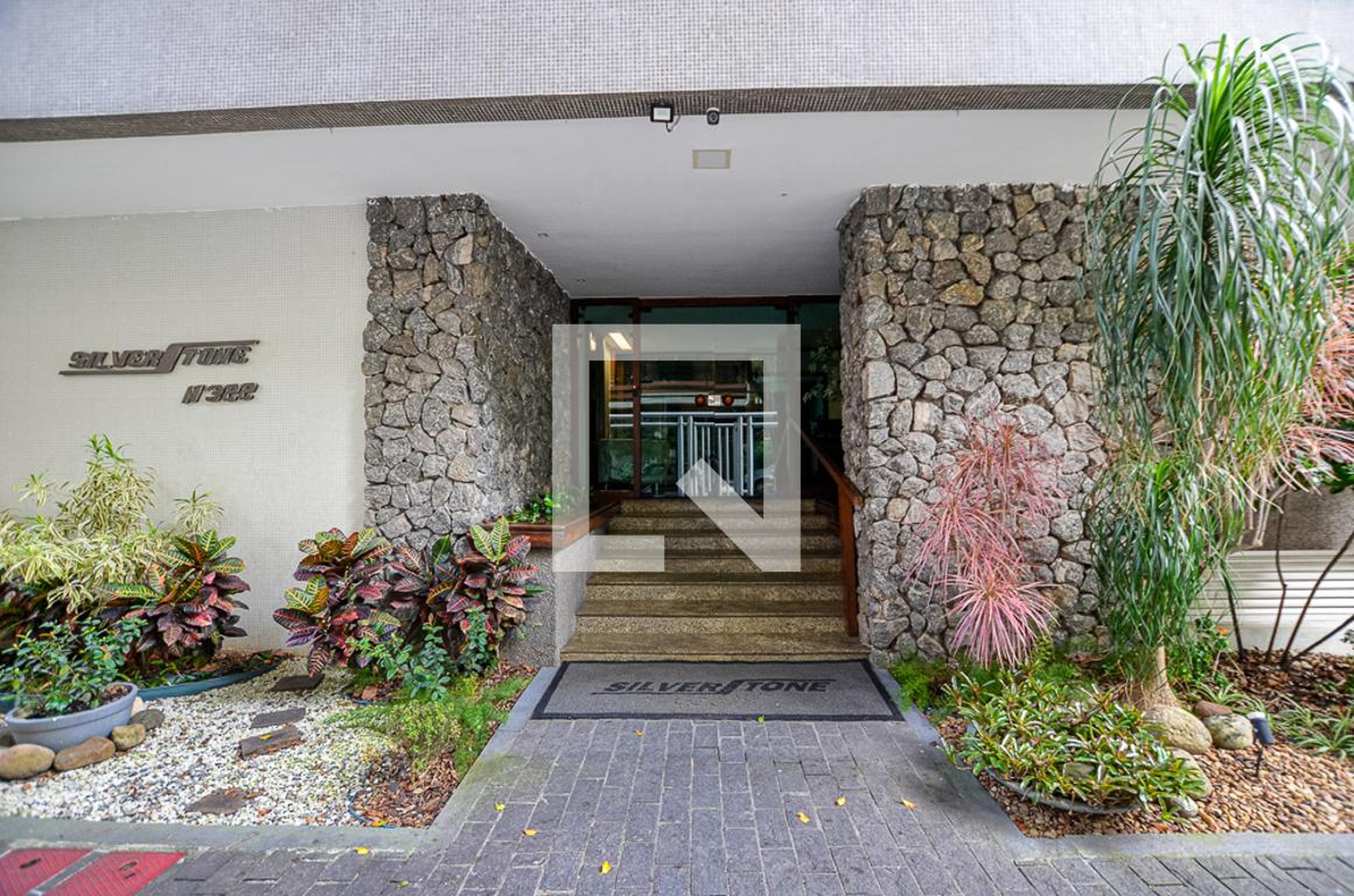 Entrada - ED. Silvertone