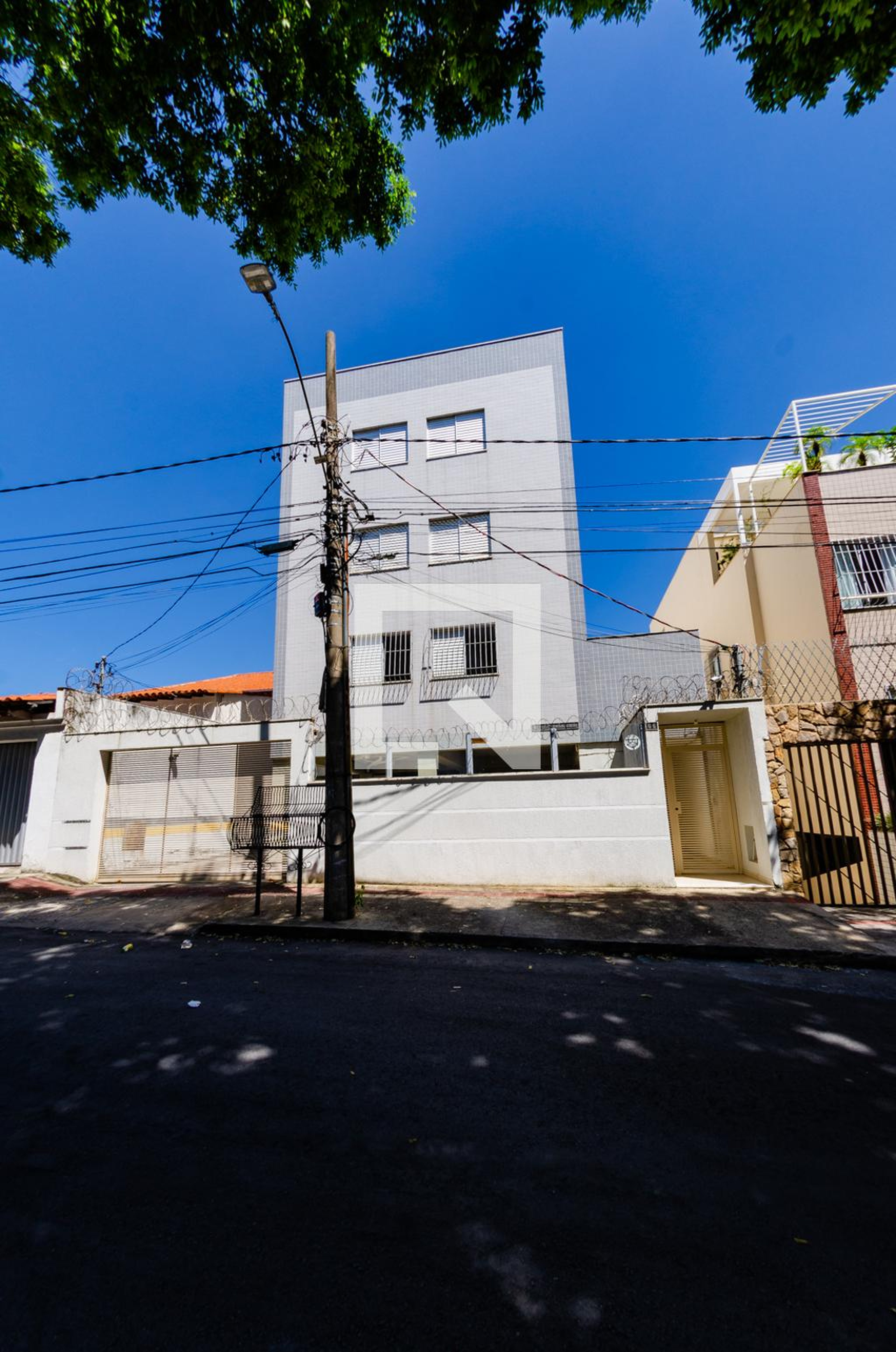 Fachada Condomínio em Rua Papoula Vermelha, 66