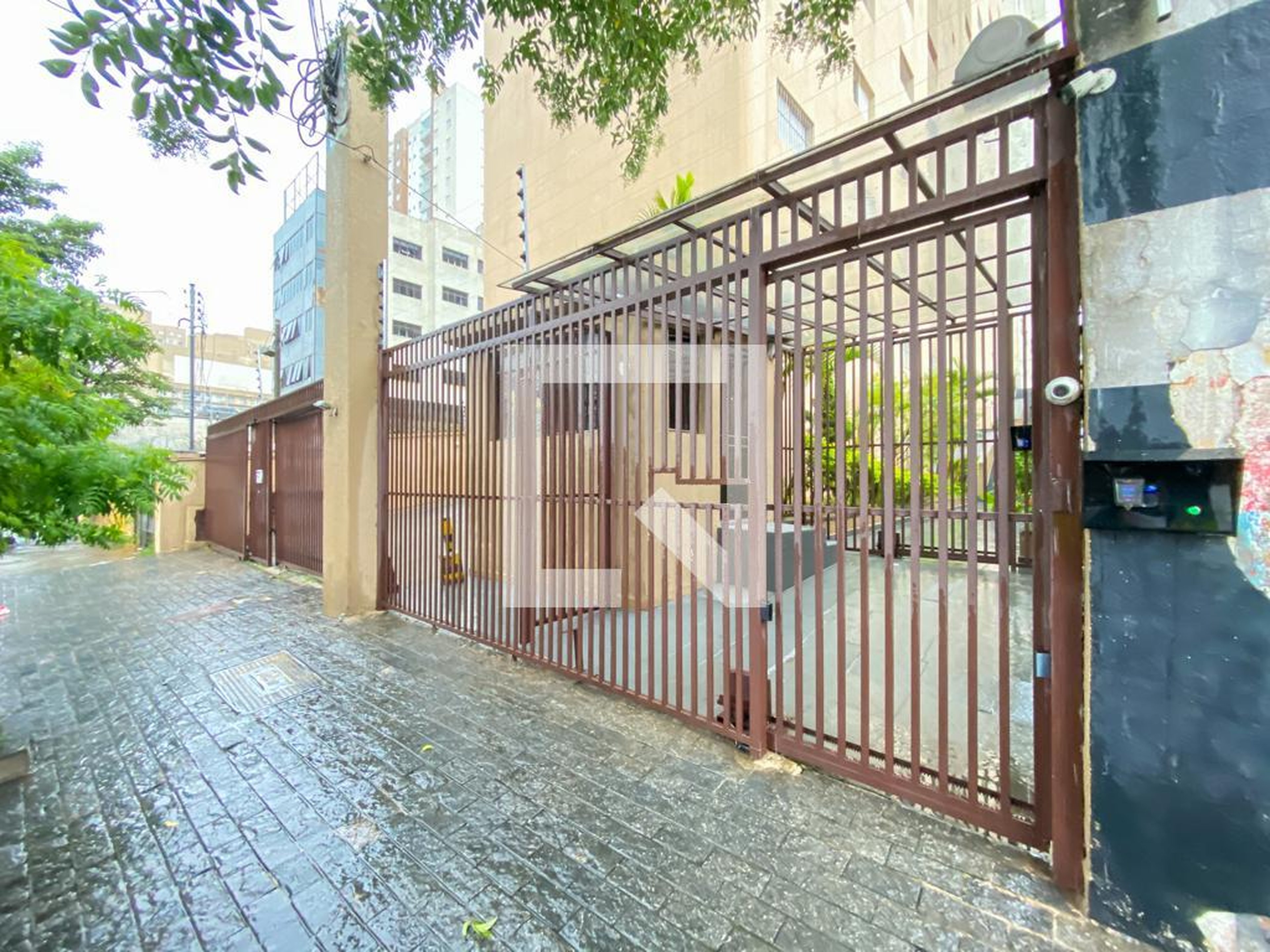 Fachada do Condomínio Condomínio em Avenida Cupecê, 1643