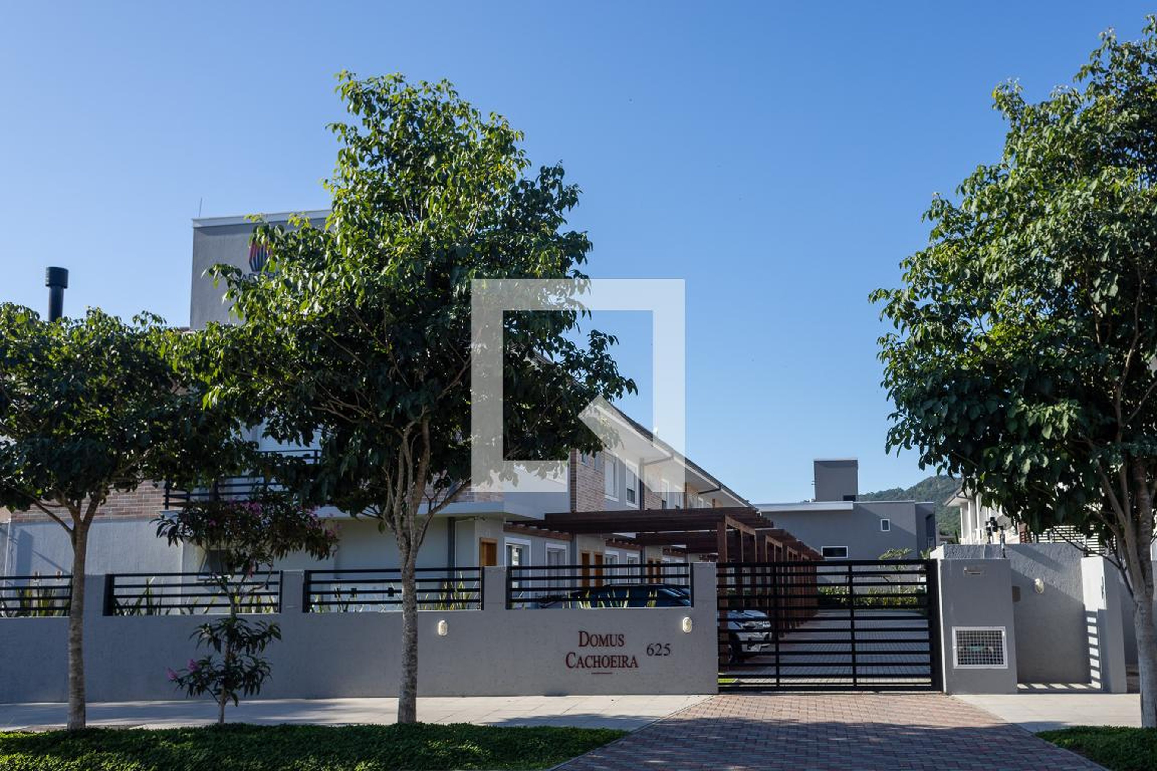 Fachada do Condomínio Condomínio Domus Cachoeira