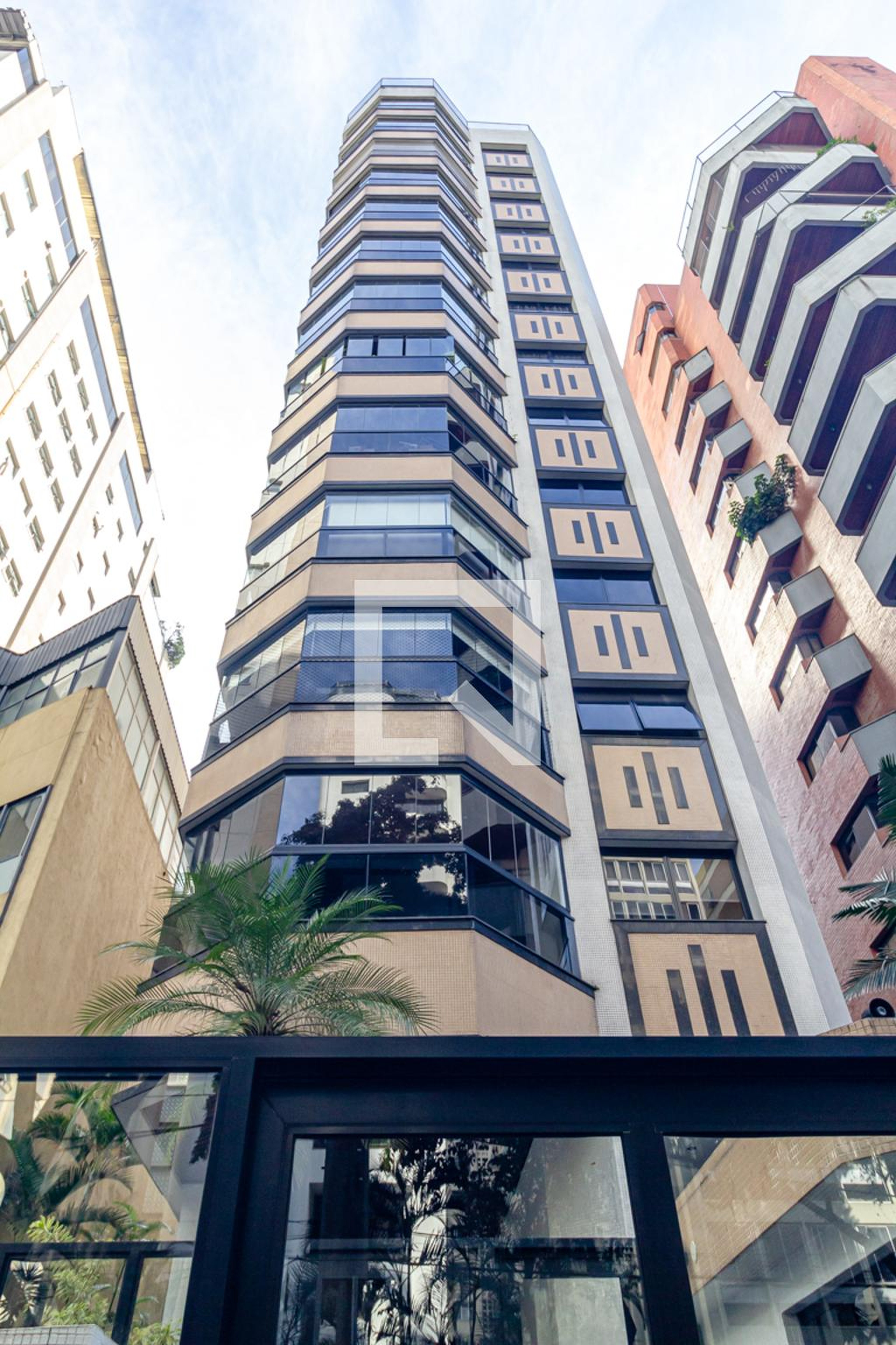 Fachada Condomínio Queen Julie