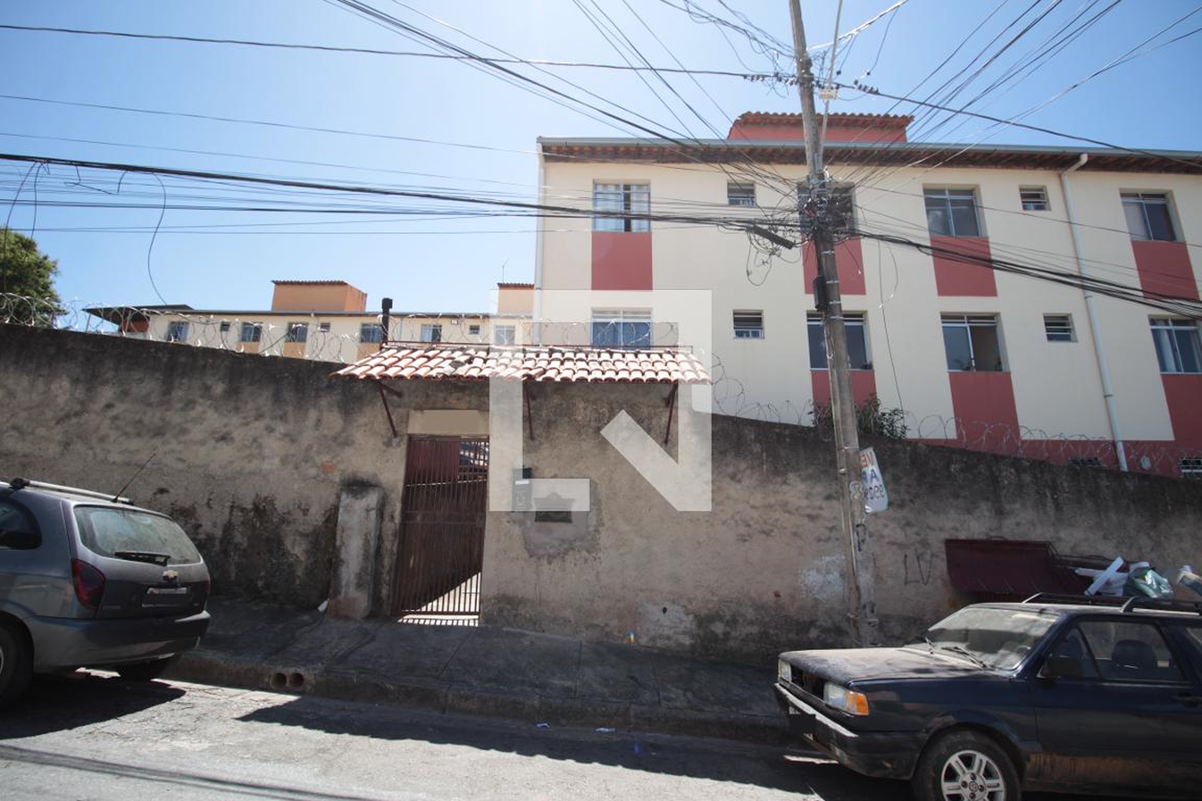 Fachada Condomínio em Rua Serra dos Aimorés, 78