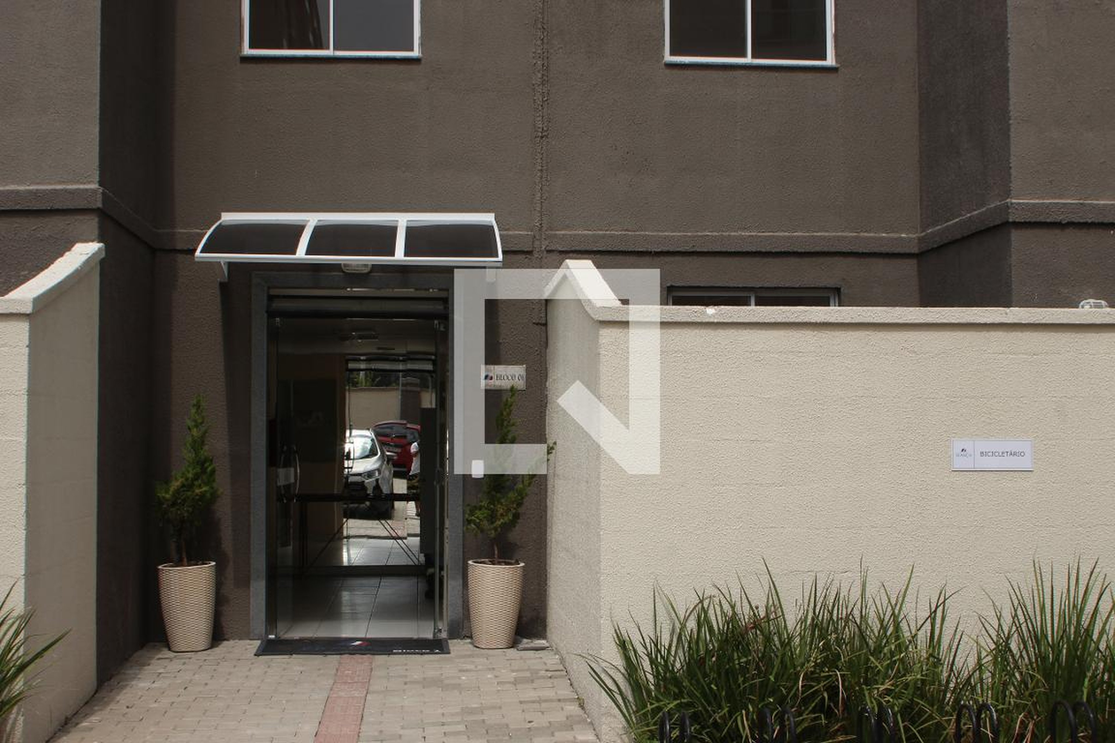 Fachada Condomínio em Rua Damas Batista, 0