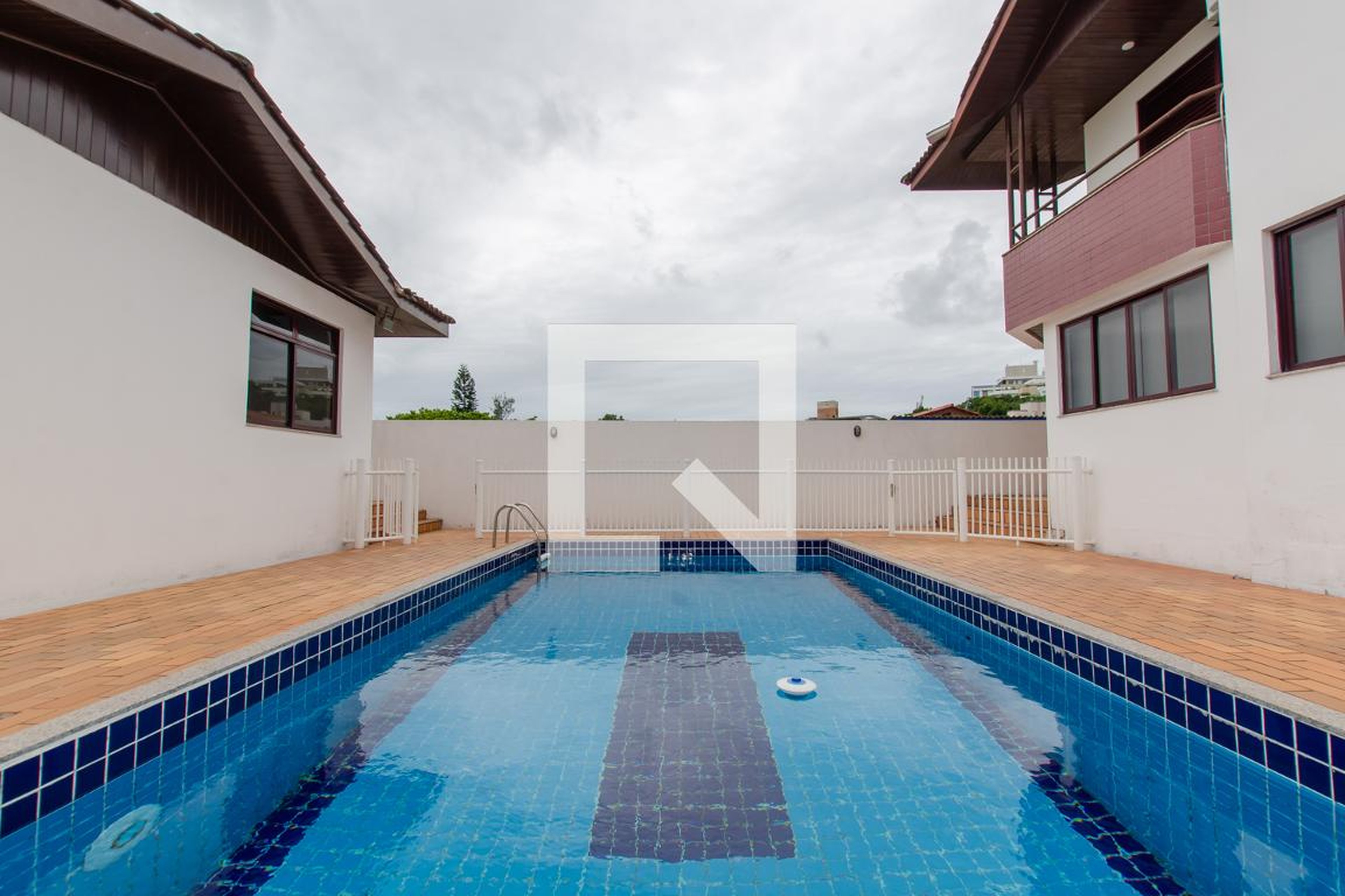 Piscina - Edifício Mar de Jurerê