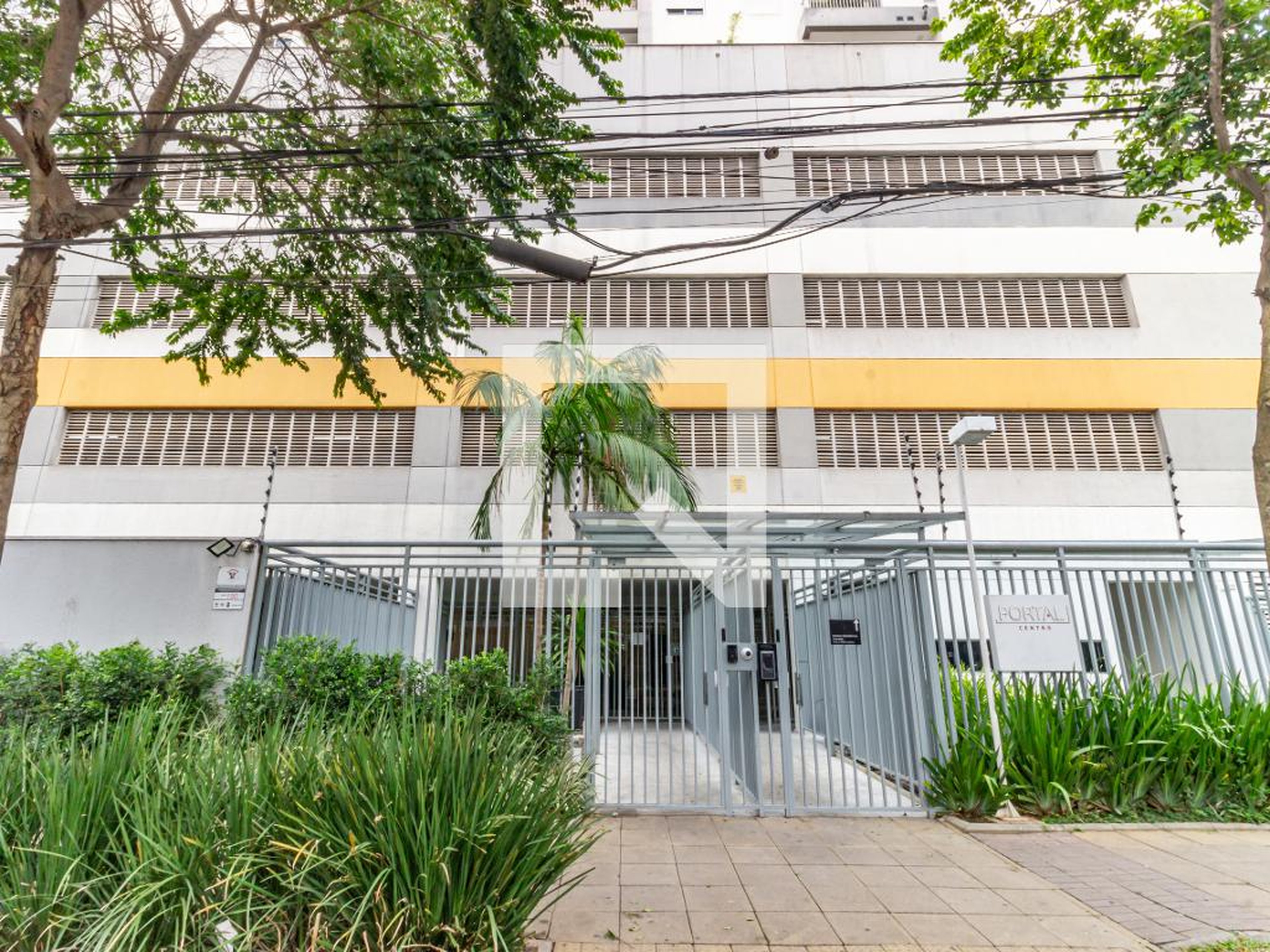 Fachada Condomínio Portal Centro