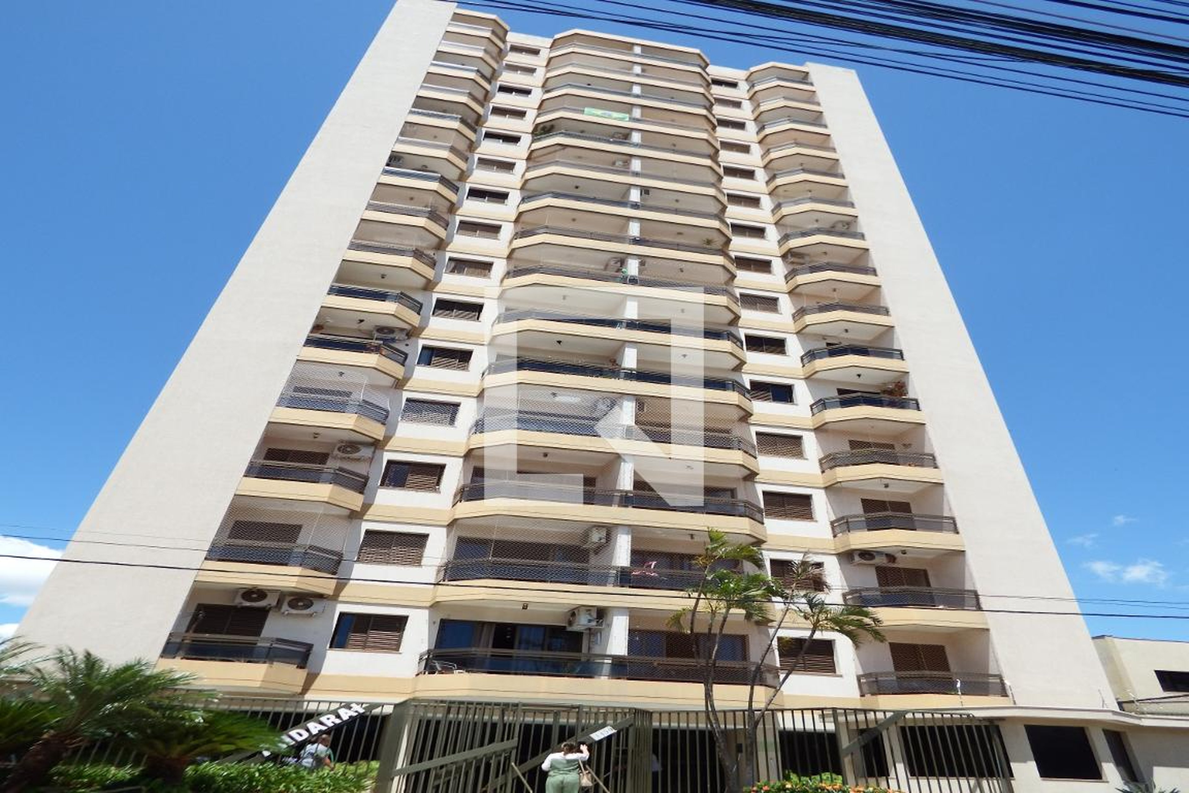 Fachada Condomínio em Rua Arnaldo Victaliano, 1350