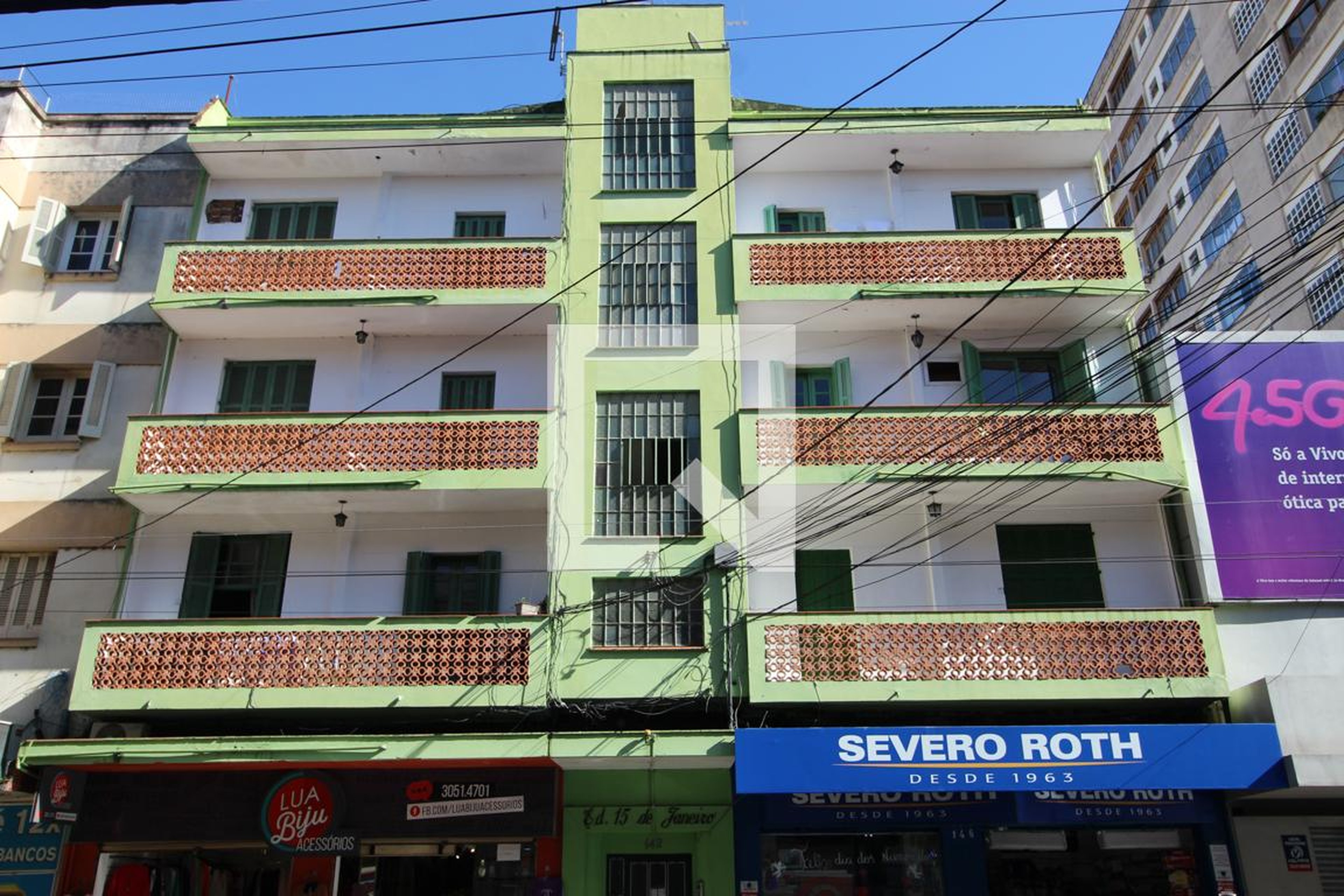 Fachada Condomínio em Rua Quinze de Janeiro, 144