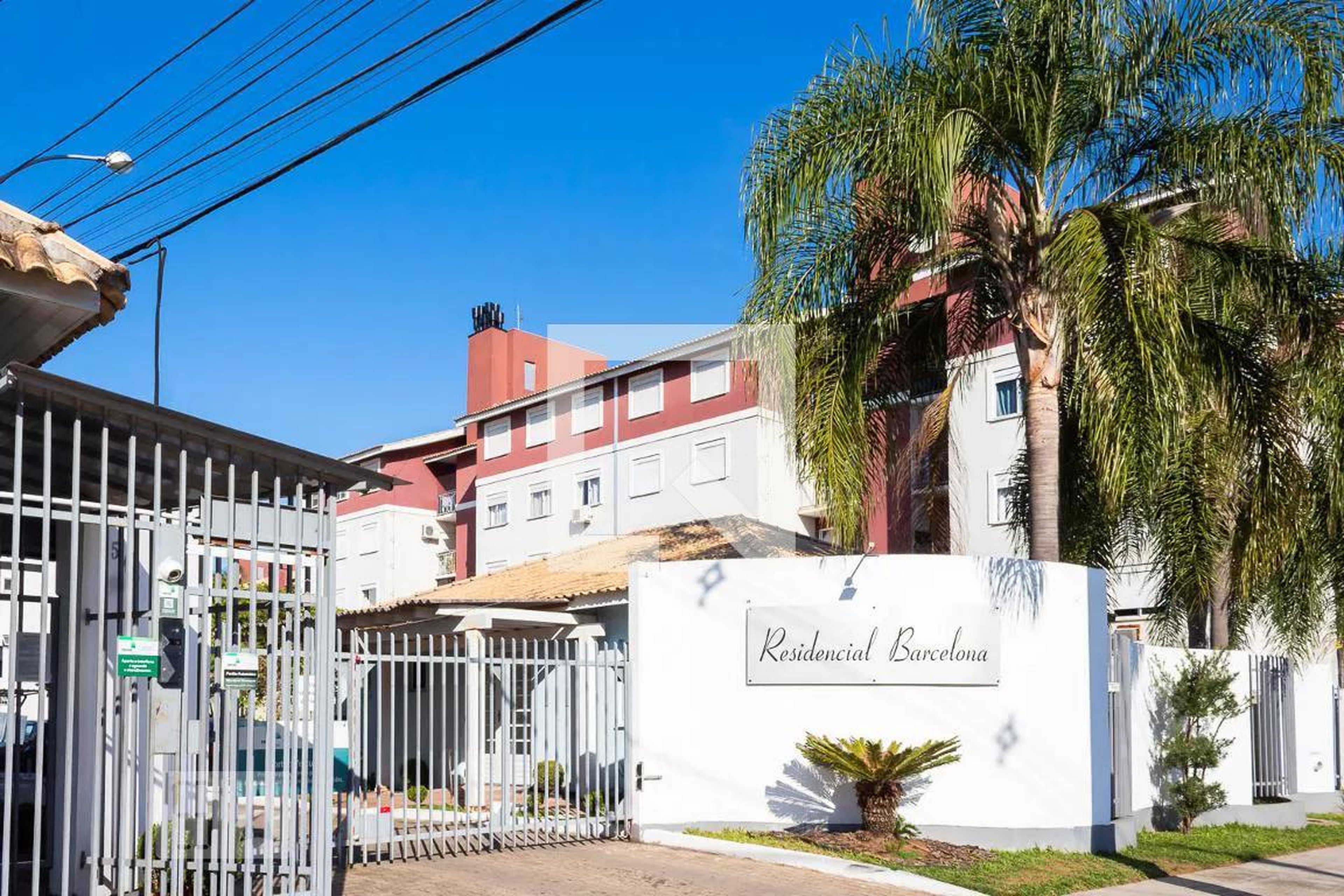 Fachada Condomínio em Rua Camboatás, 555