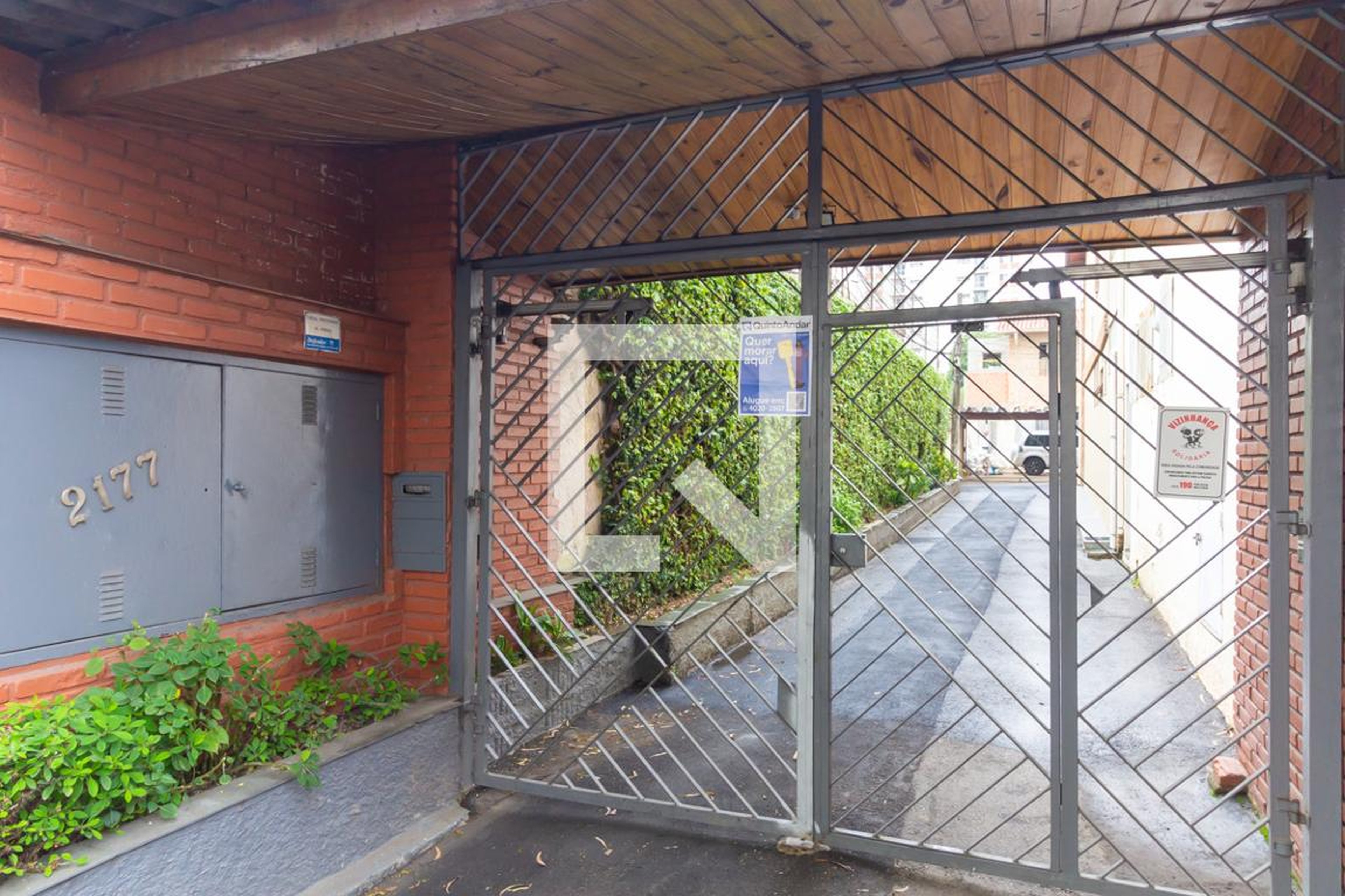 Fachada do Condomínio Condomínio em Rua Cipriano Barata, 2177