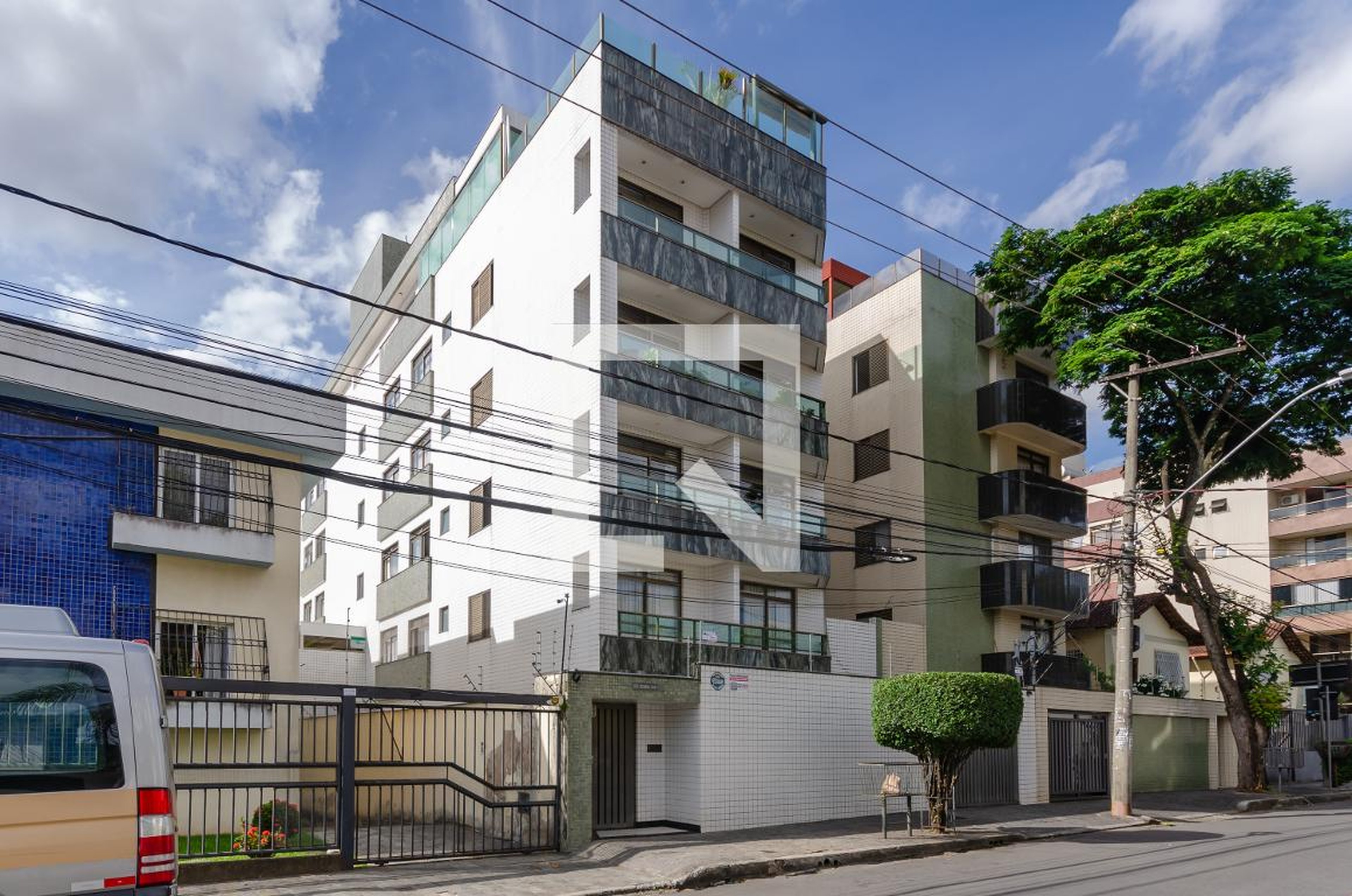 Fachada Condomínio em Rua Frei Manoel da Cruz, 505