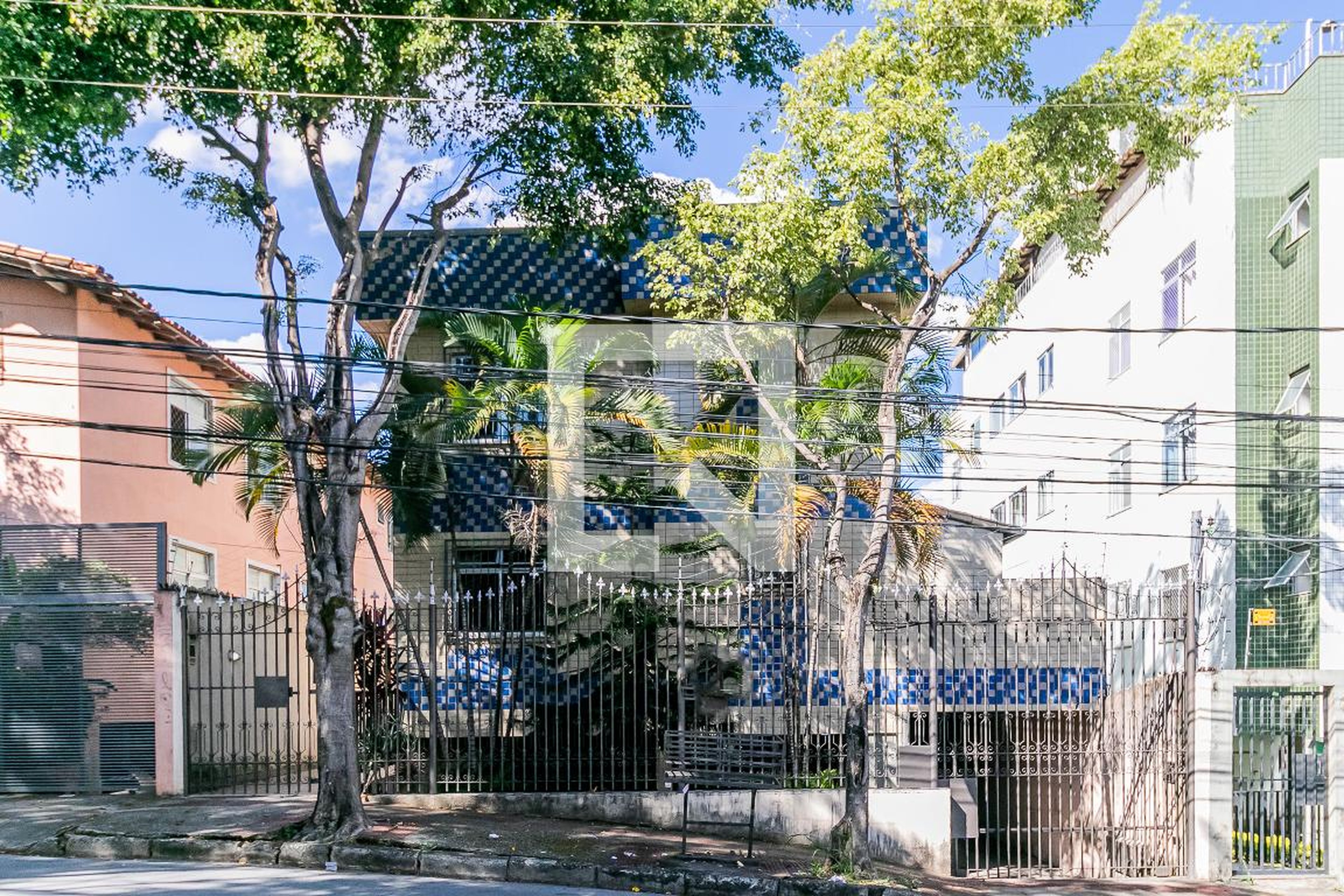 Fachada Condomínio em Rua Aristóteles Ribeiro Vasconcelos, 90