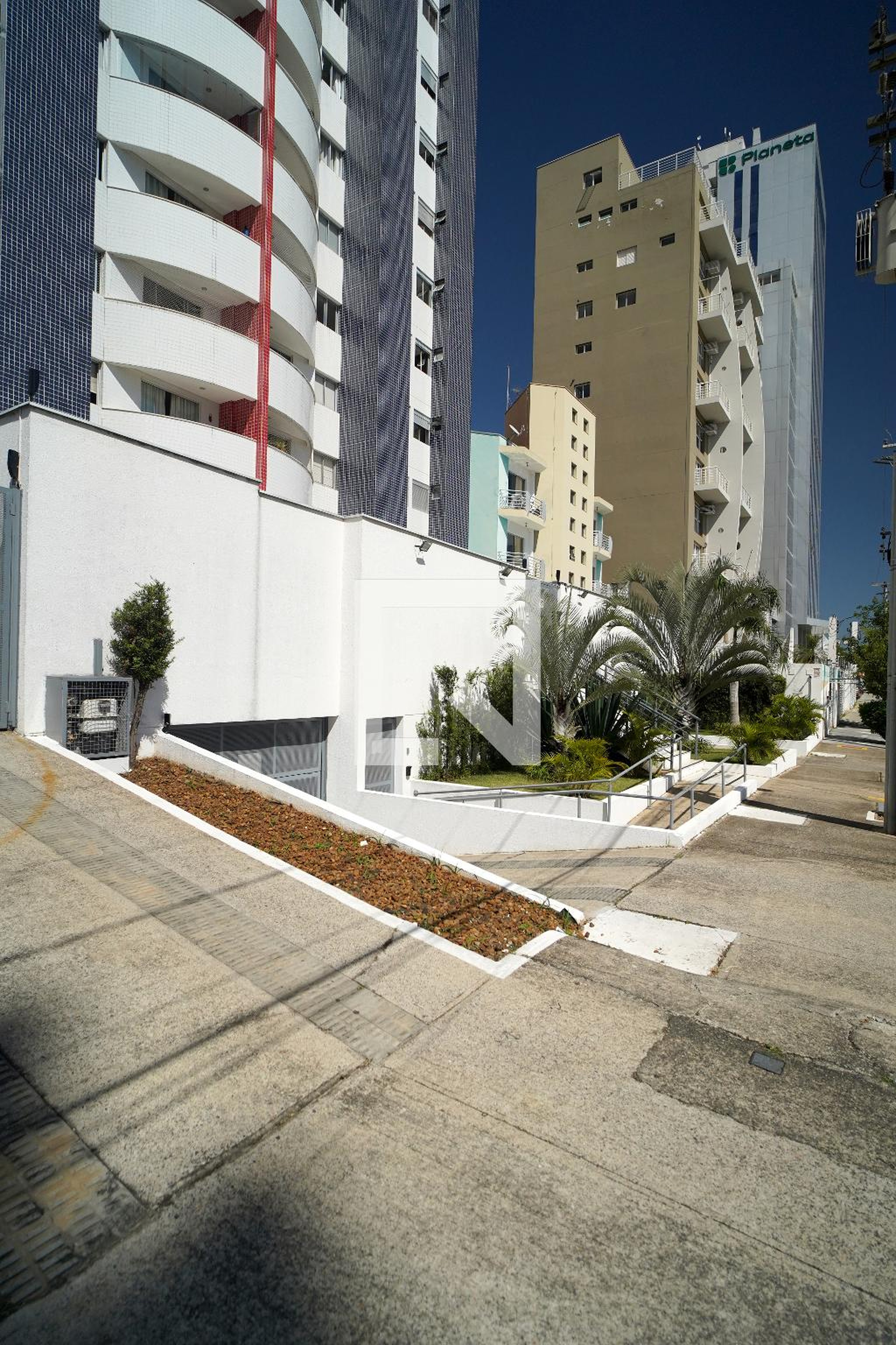 Fachada Condomínio em Rua Octaviano Gozzano, 271