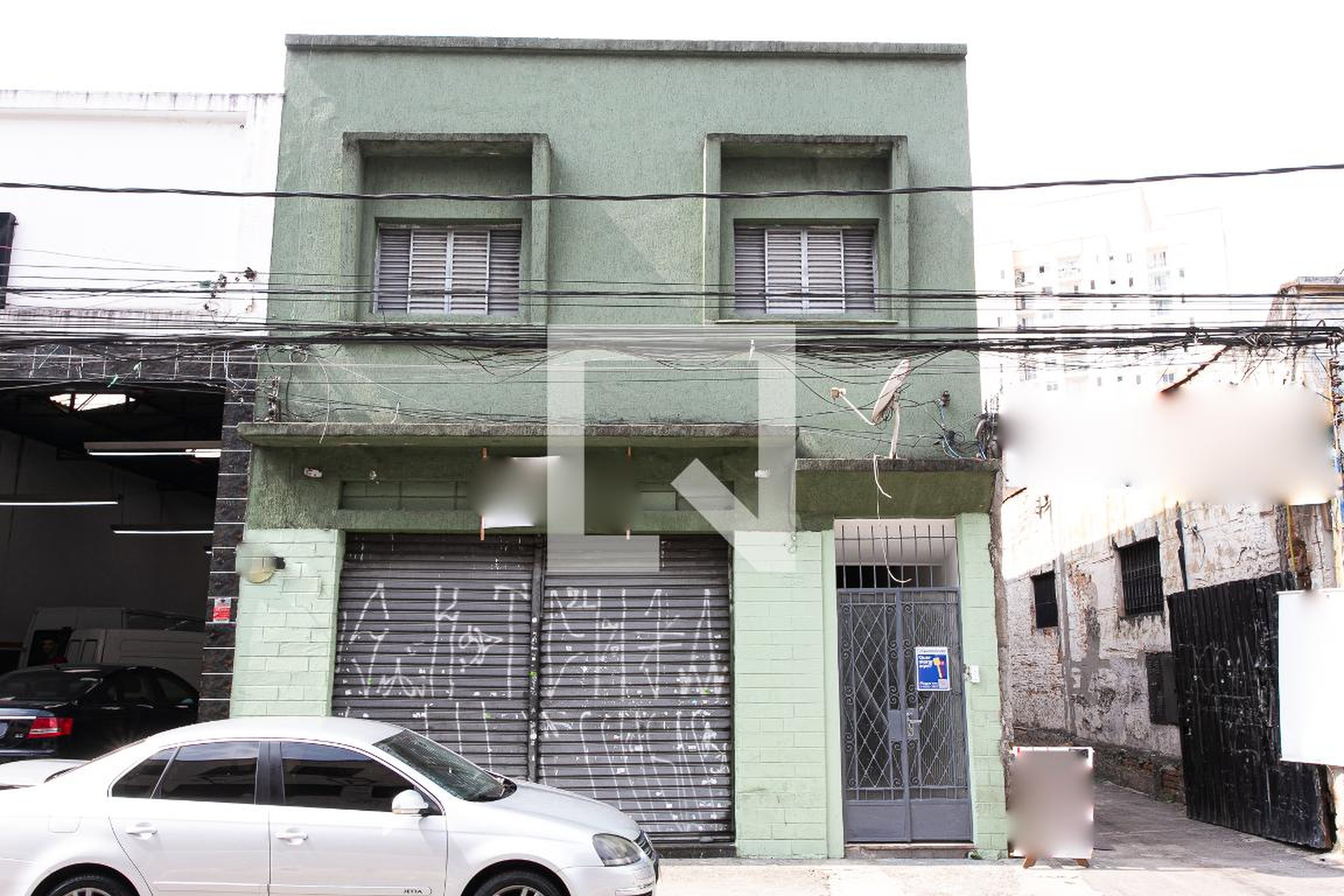 Fachada Condomínio em Rua Siqueira Bueno, 879