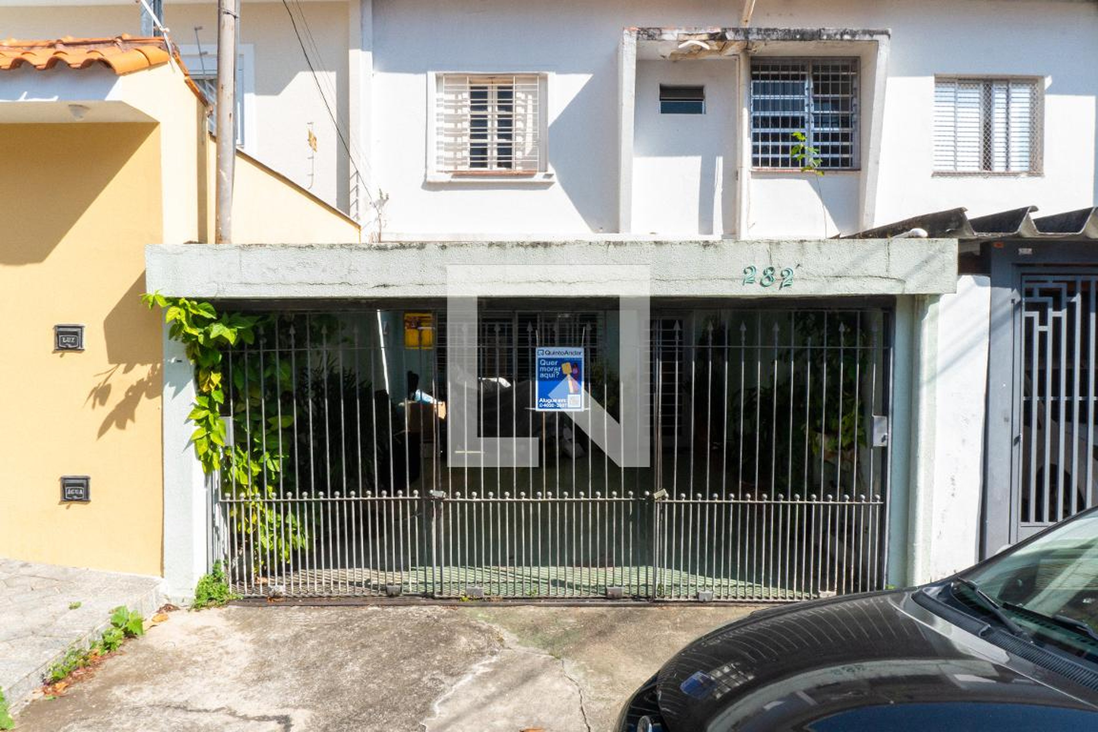 Fachada Condomínio em Rua Dona Cesária Fagundes, 282