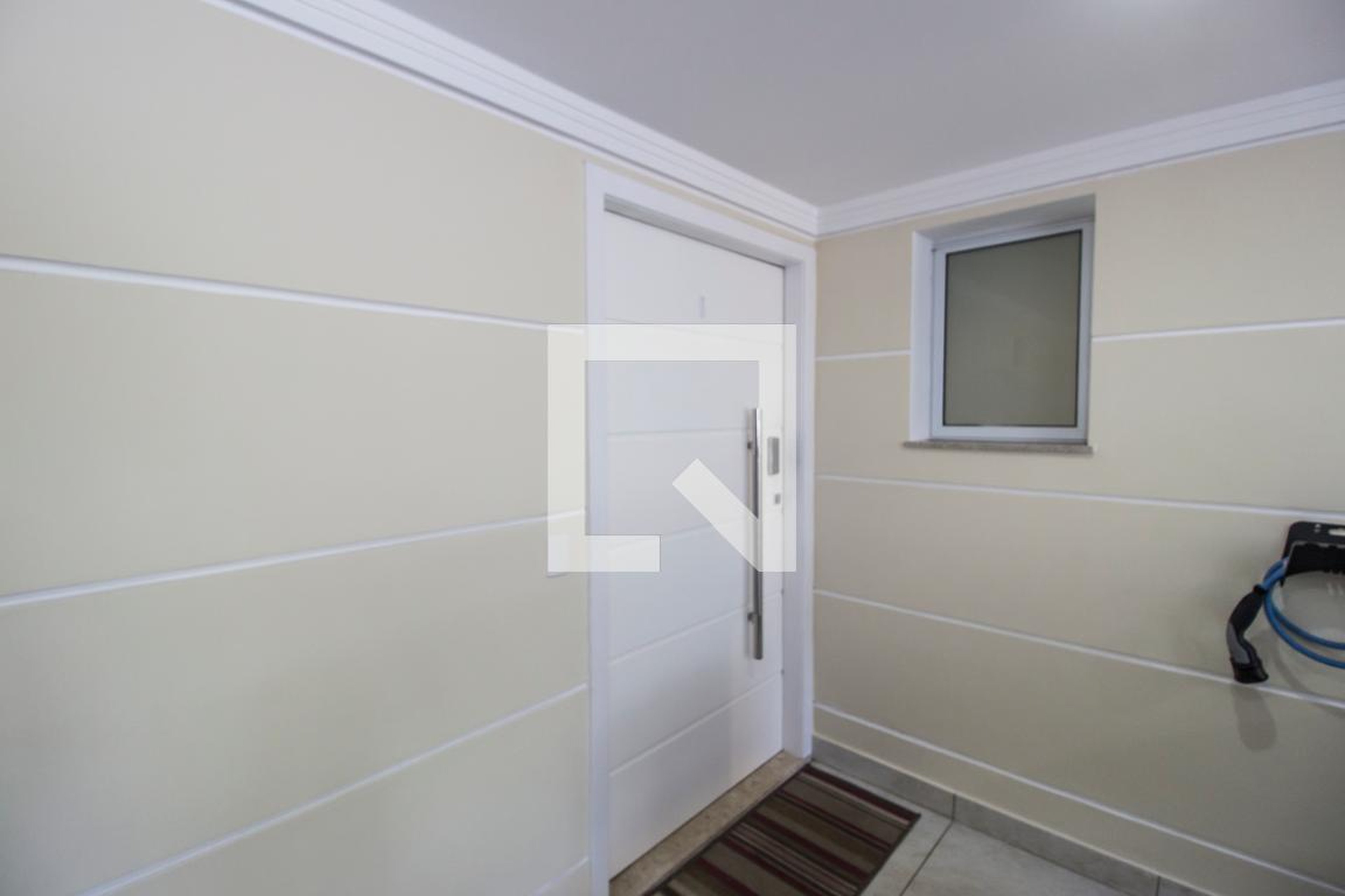 Entrada Condomínio em Alameda Piava, 24