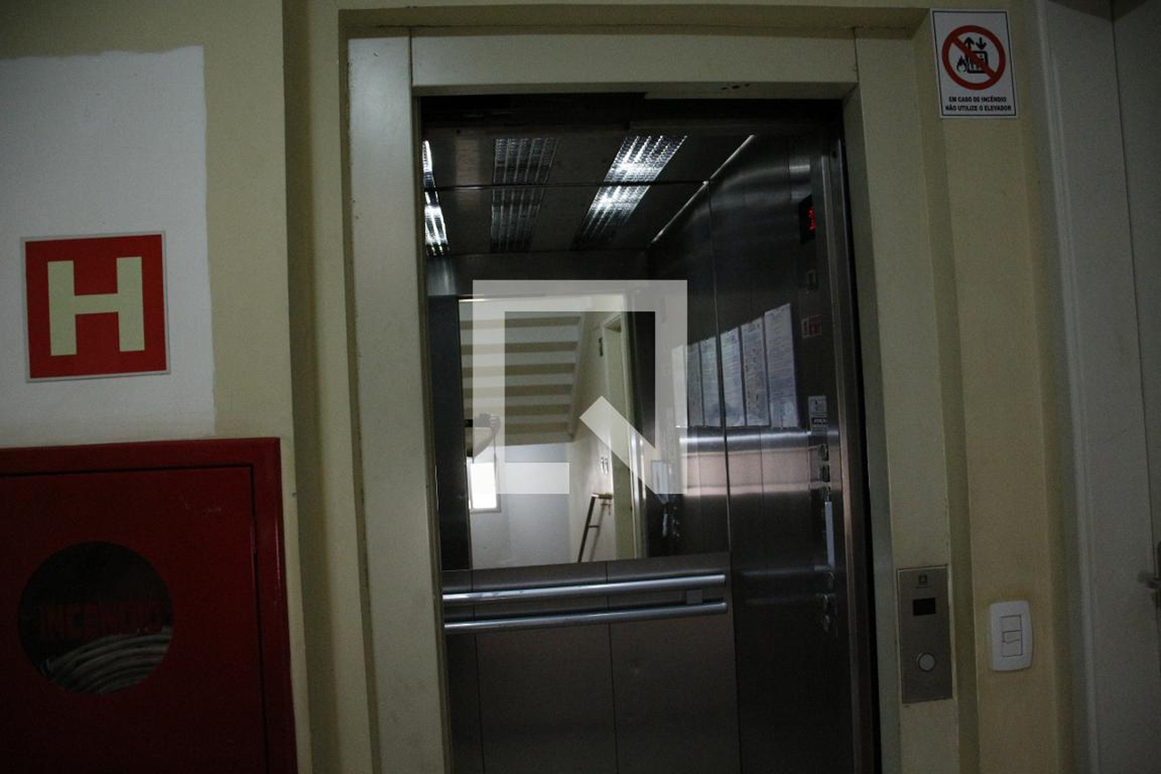 Elevador - Residencial Thays