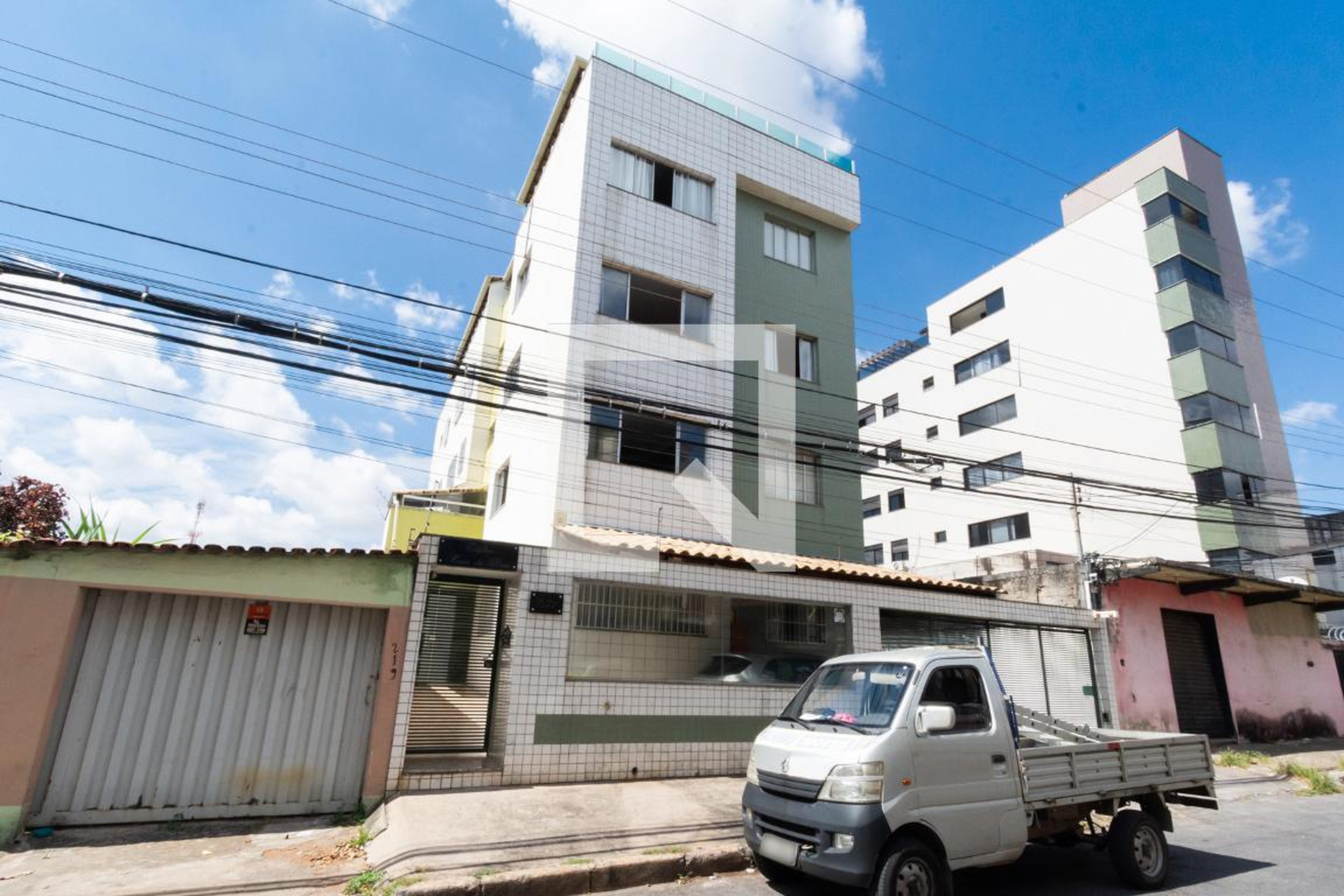 Fachada Edifício Maria da Gloria Rocha