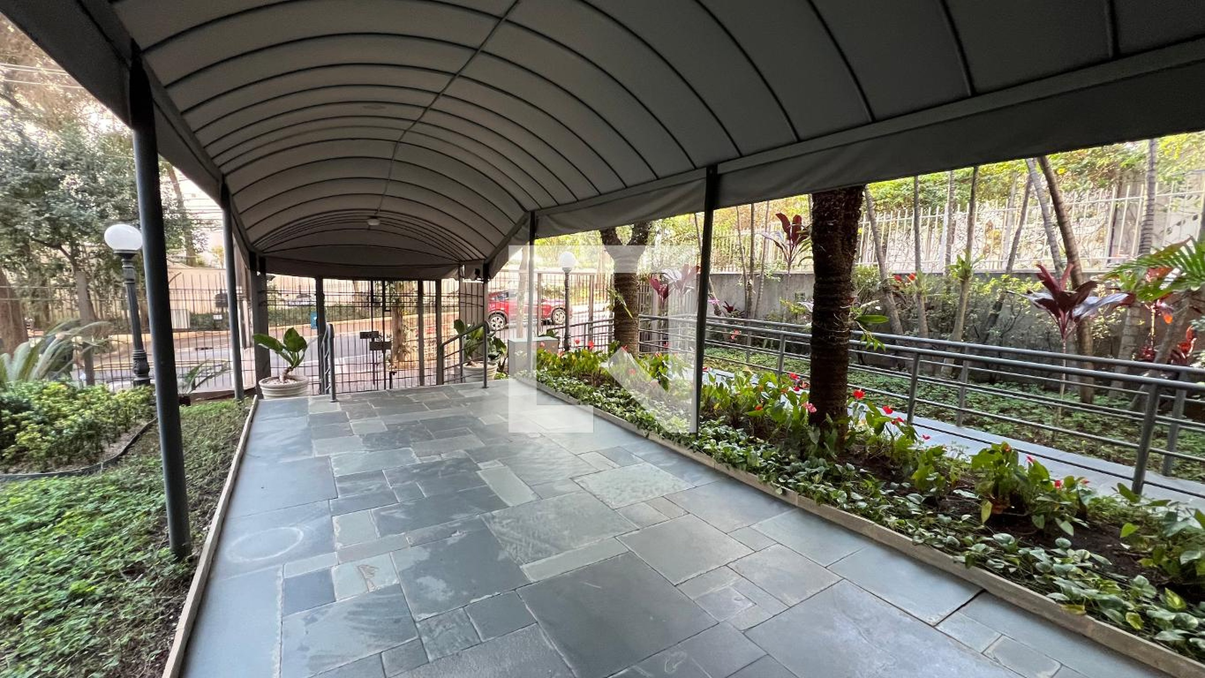 Entrada do prédio - Edifício Caeté