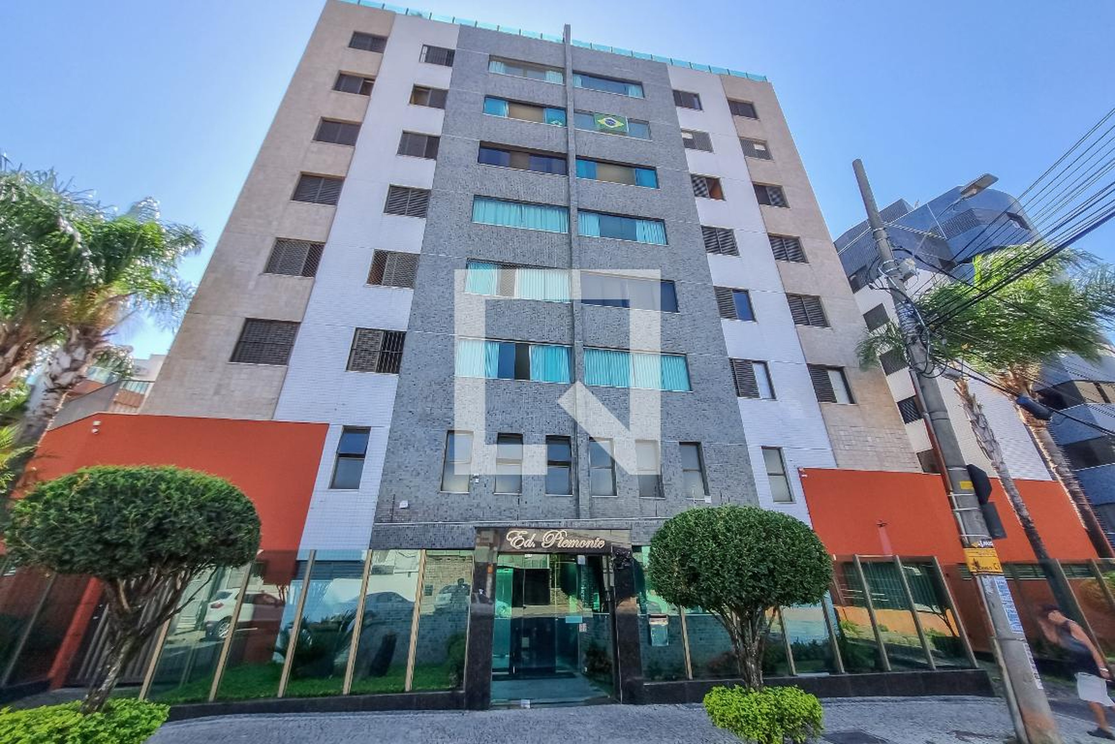 Fachada Condomínio em Rua Ana de Carvalho Silveira, 11