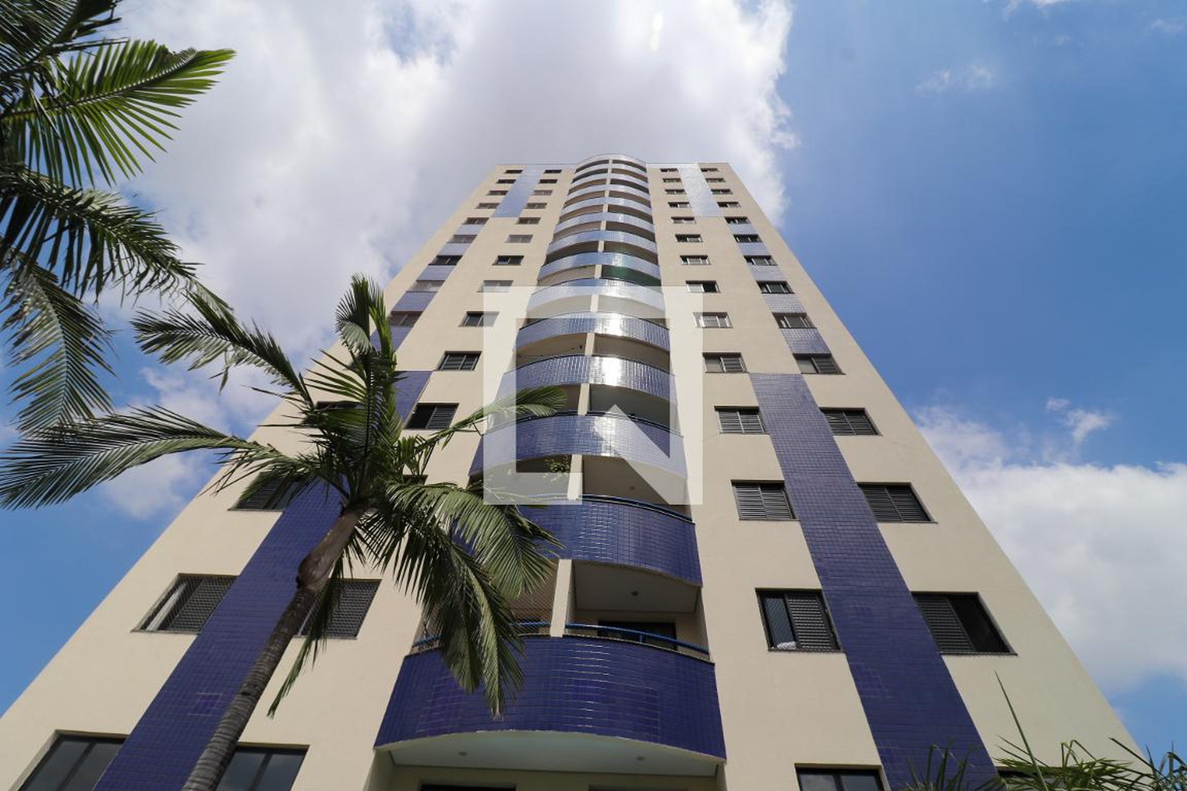 Fachada Condomínio em Rua Renato Rinaldi, 1560