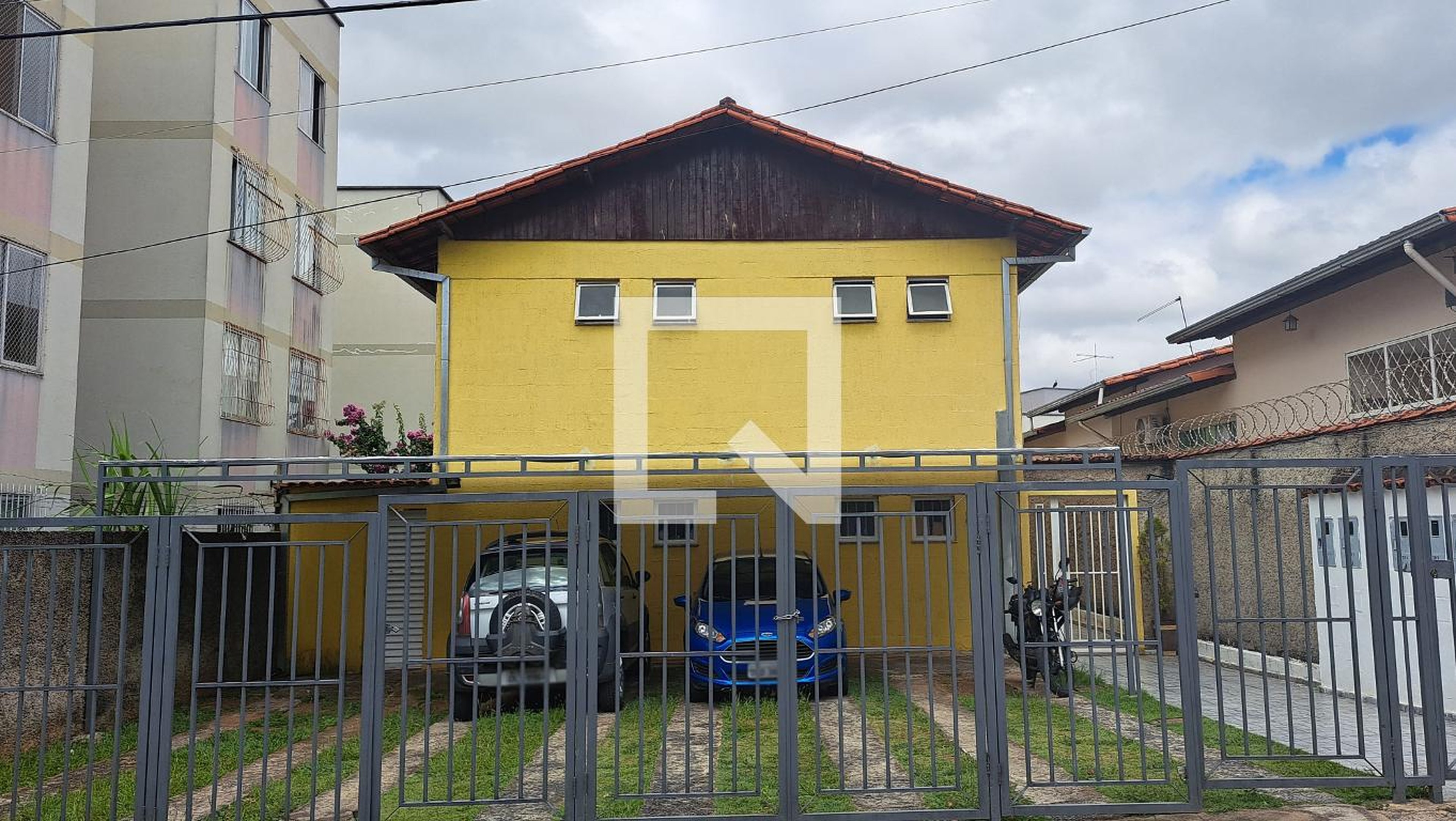 Fachada Condomínio em Rua José Gonçalves Pimenta, 81