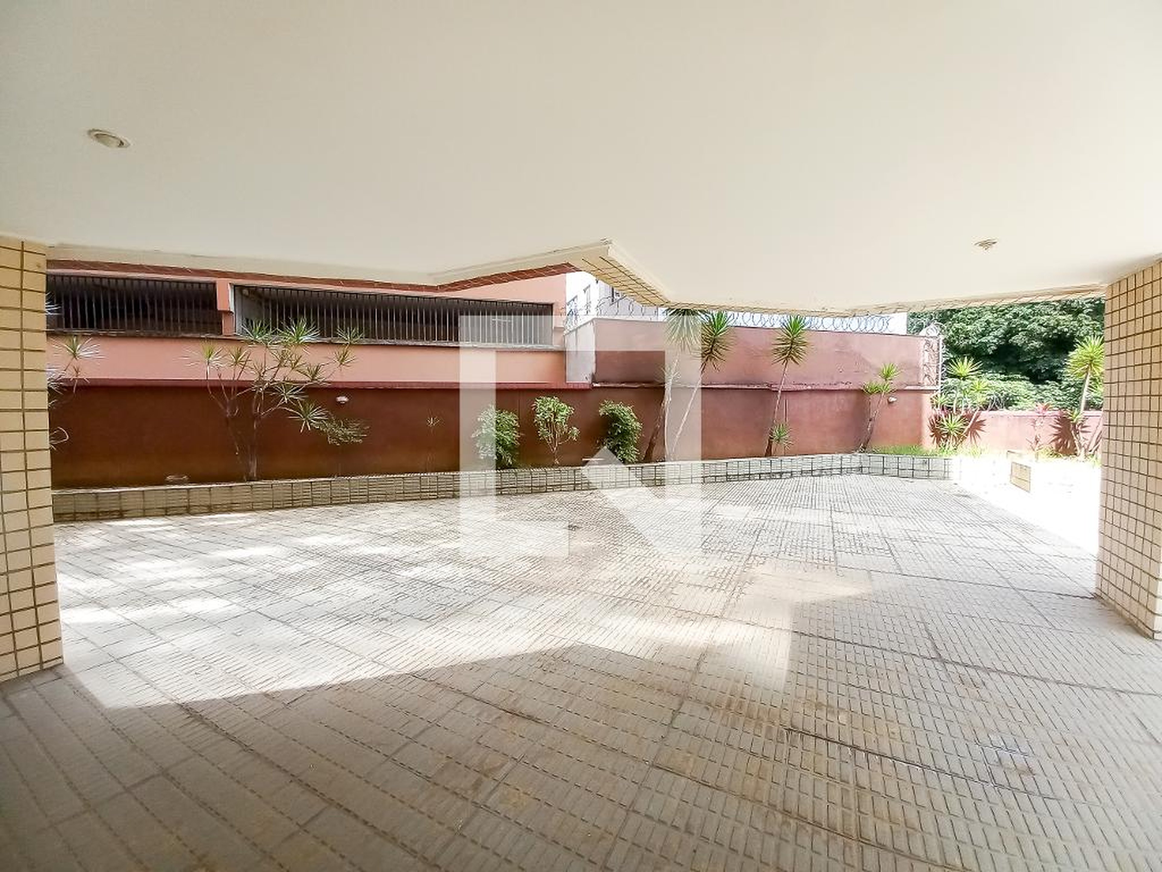 Area Externa - Edifício Montjuic