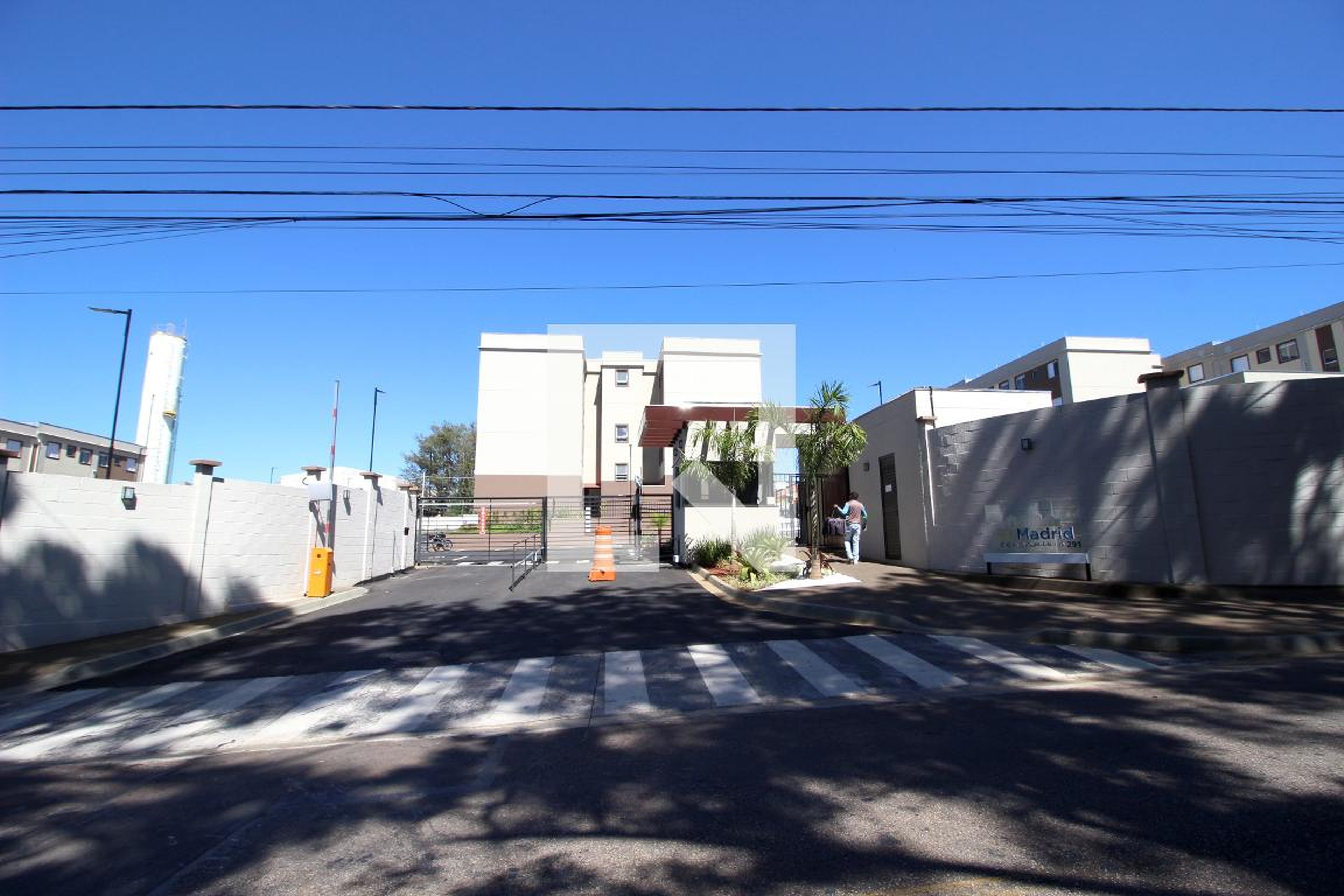 Fachada do Condomínio Condomínio Lar Madrid