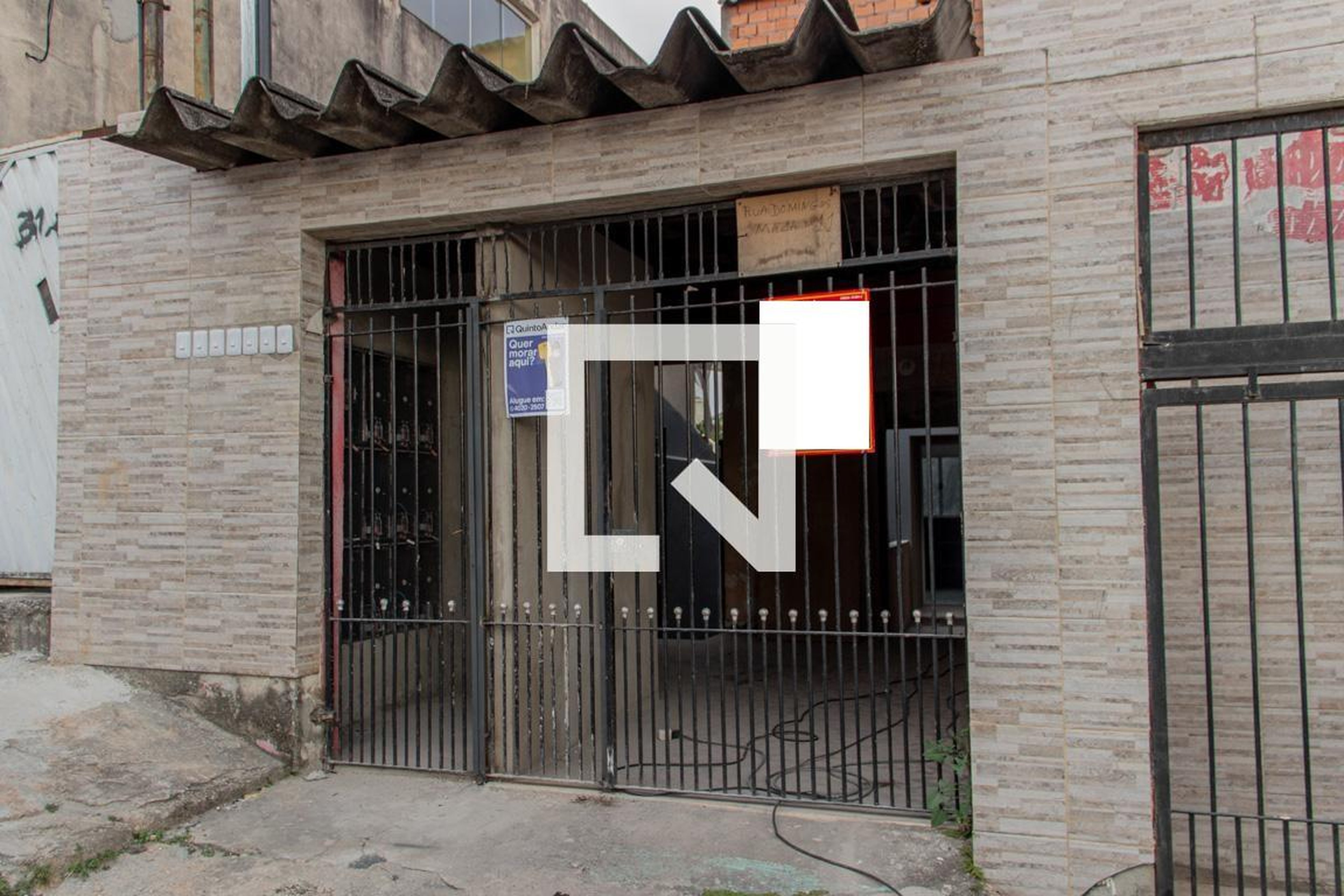 Fachada Condomínio em Rua Domingos Maza, 11