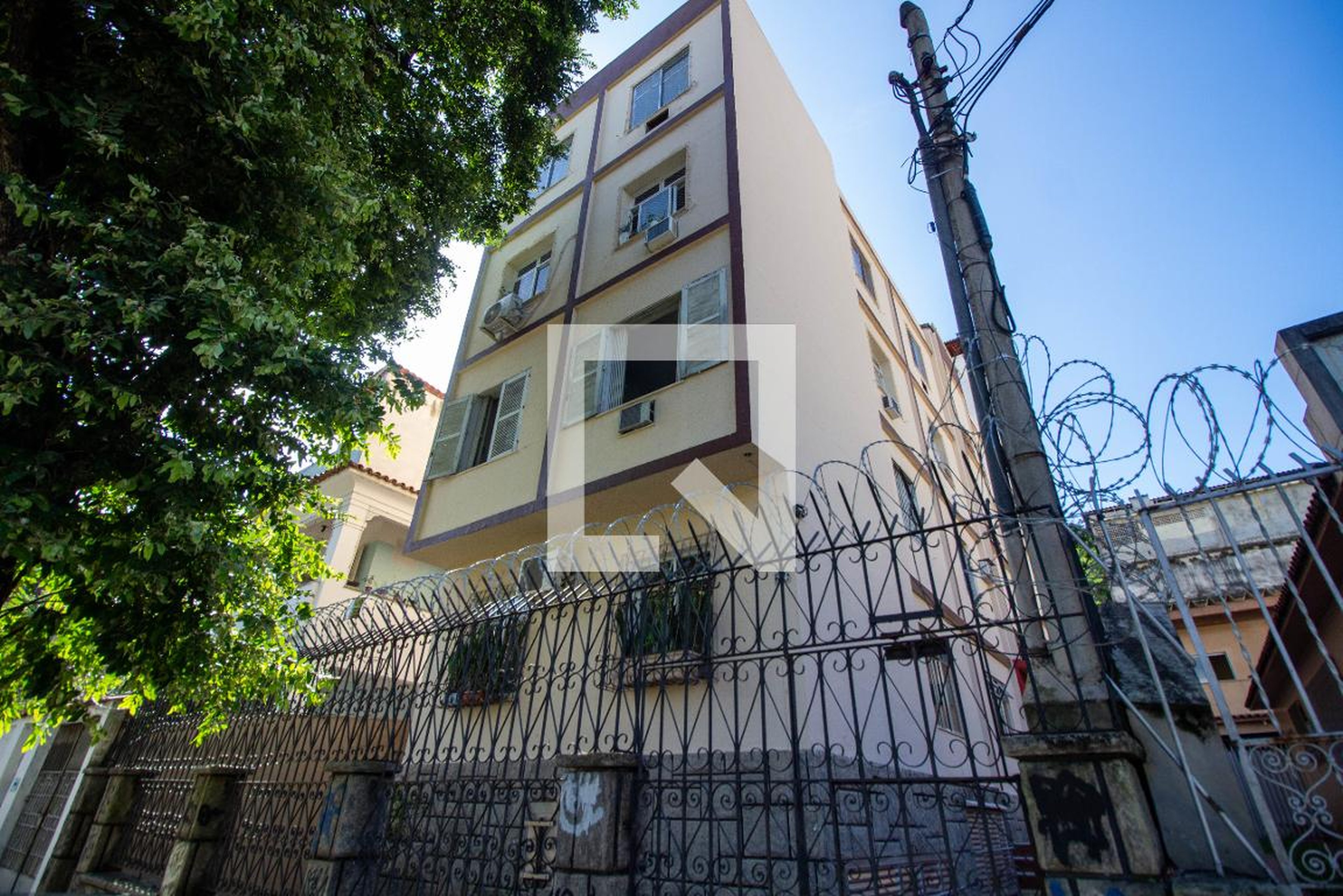 Fachada Condomínio em Rua Engenheiro Gama Lôbo, 294