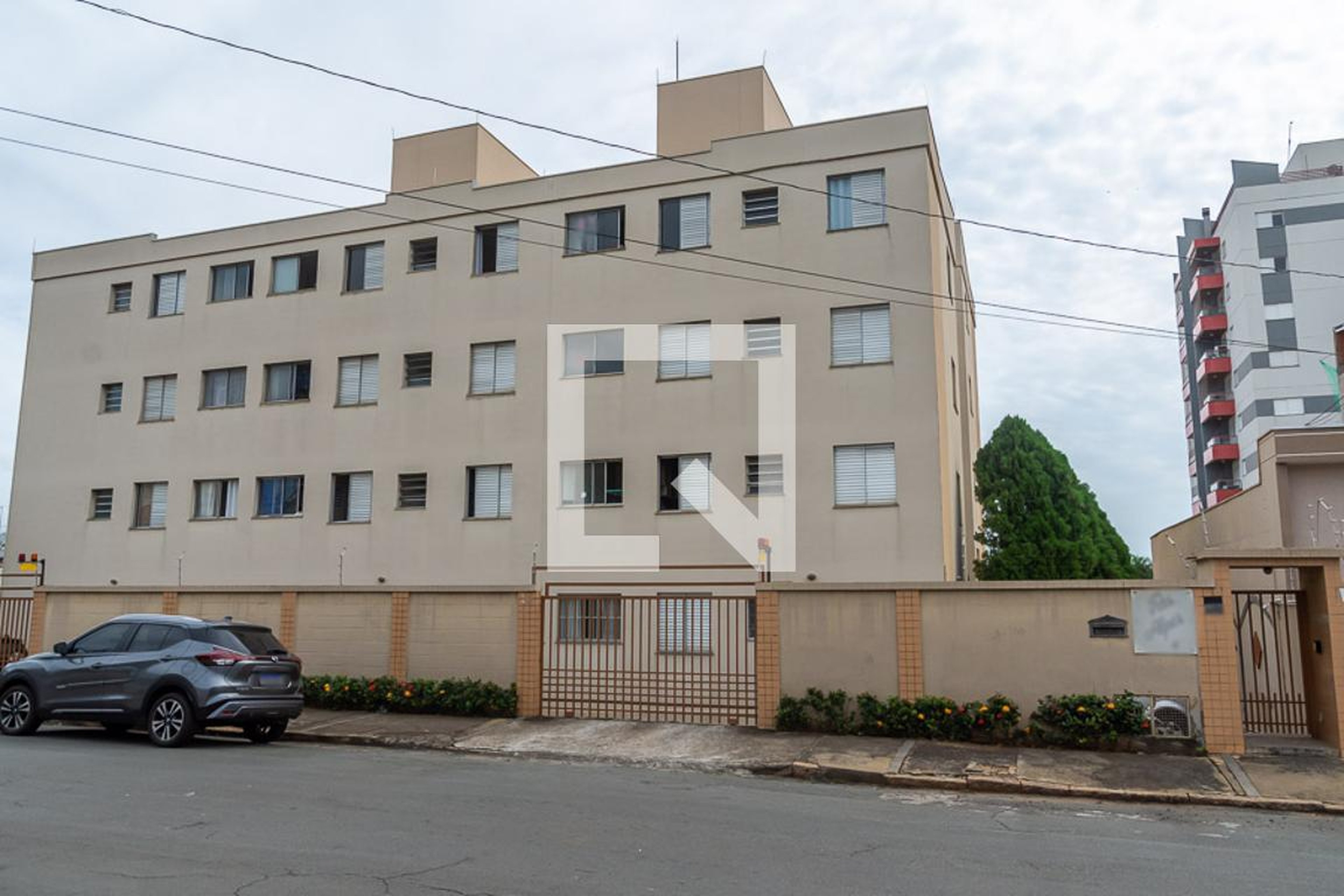 Fachada Condomínio Alpes