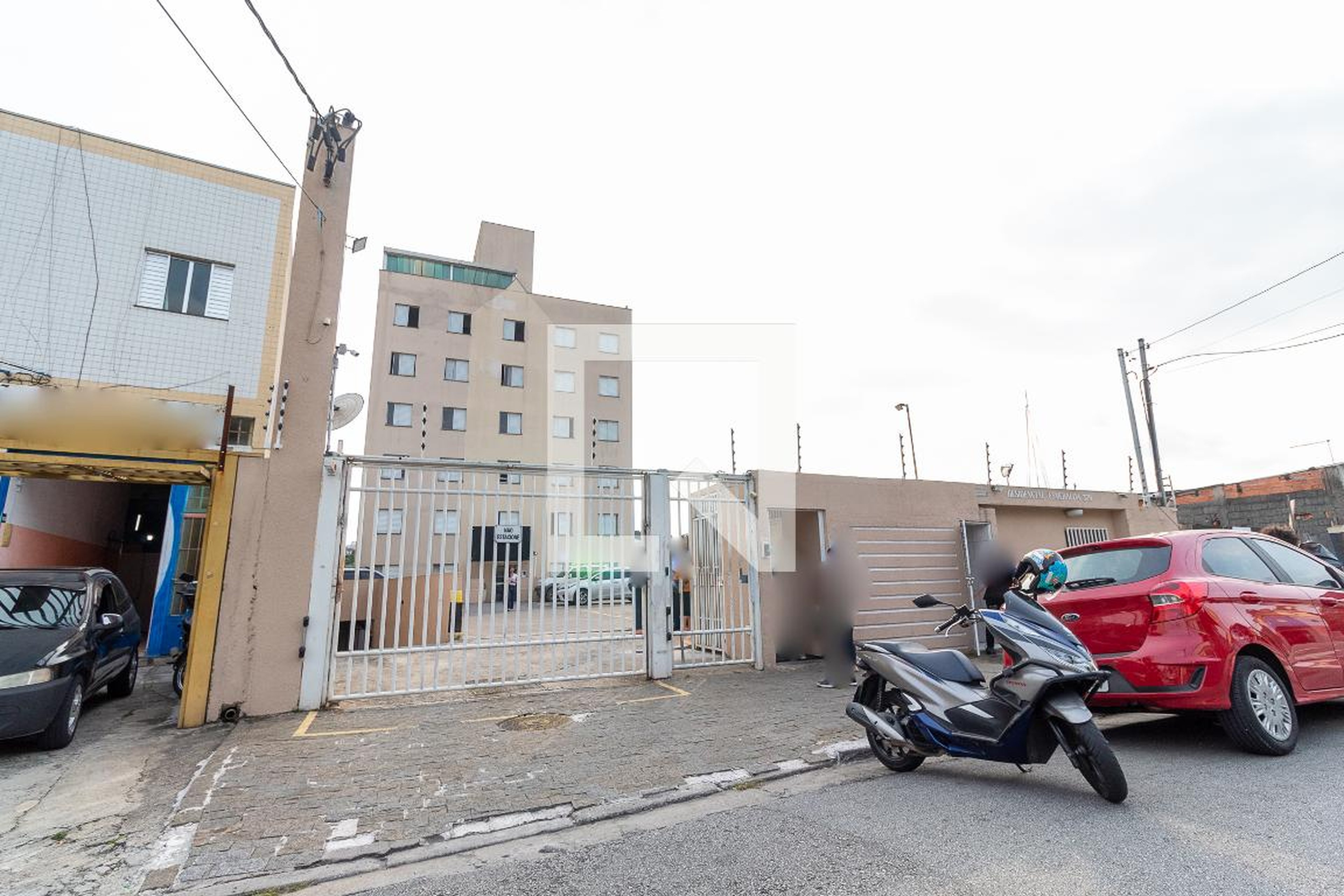 Fachada do Prédio Condomínio em Avenida Paranaguá, 03806010
