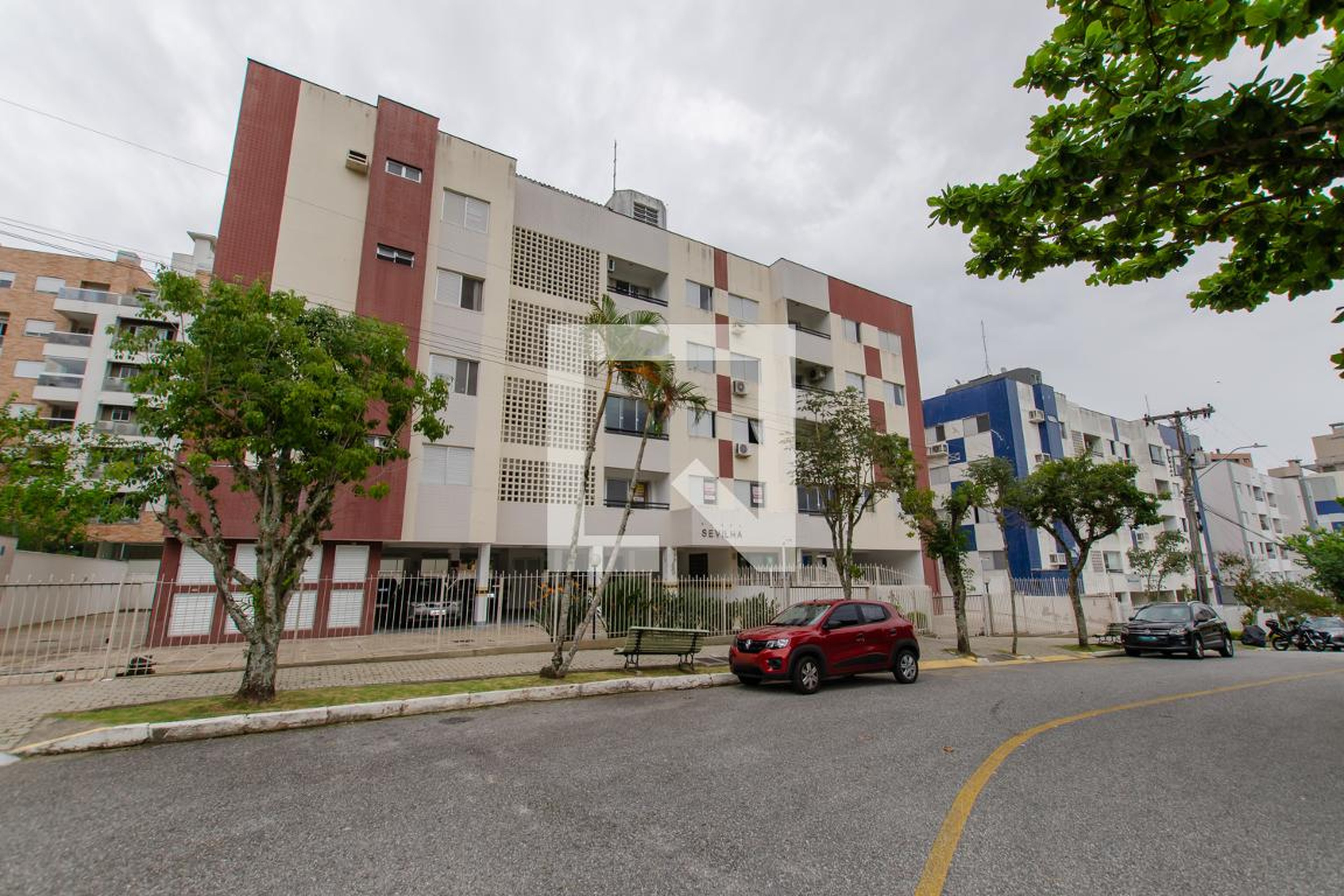 Fachada Condomínio Plaza Sevilha