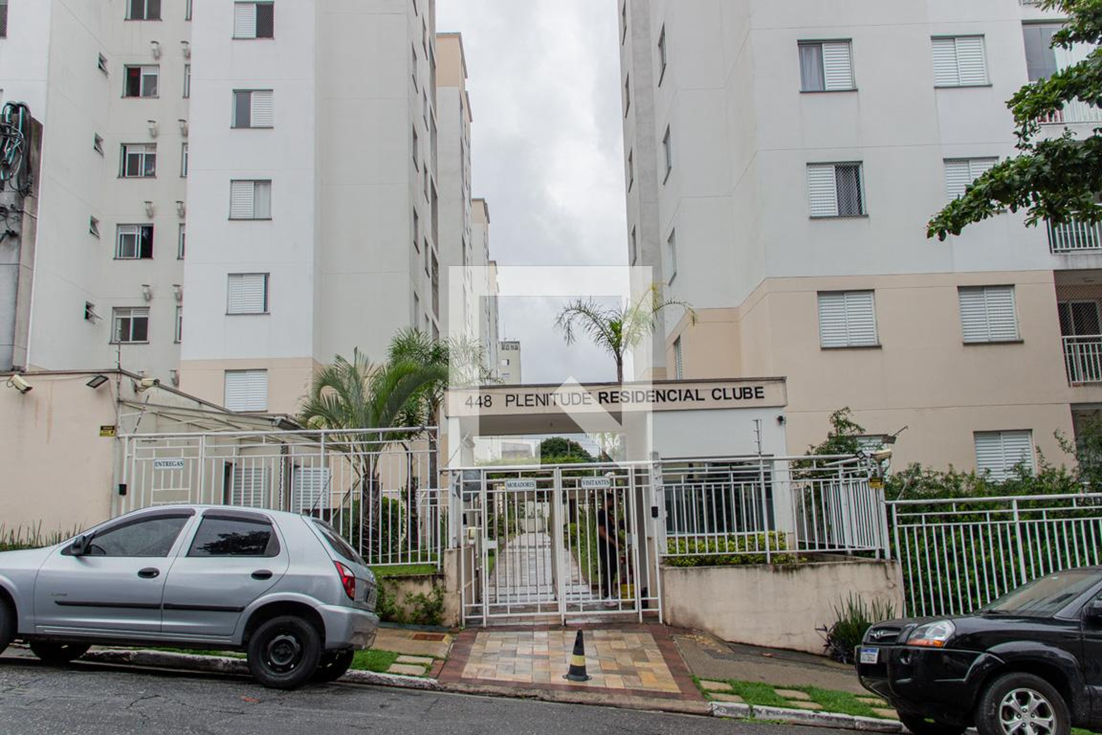 Fachada do Condomínio Condomínio Plenitude Residencial Clube