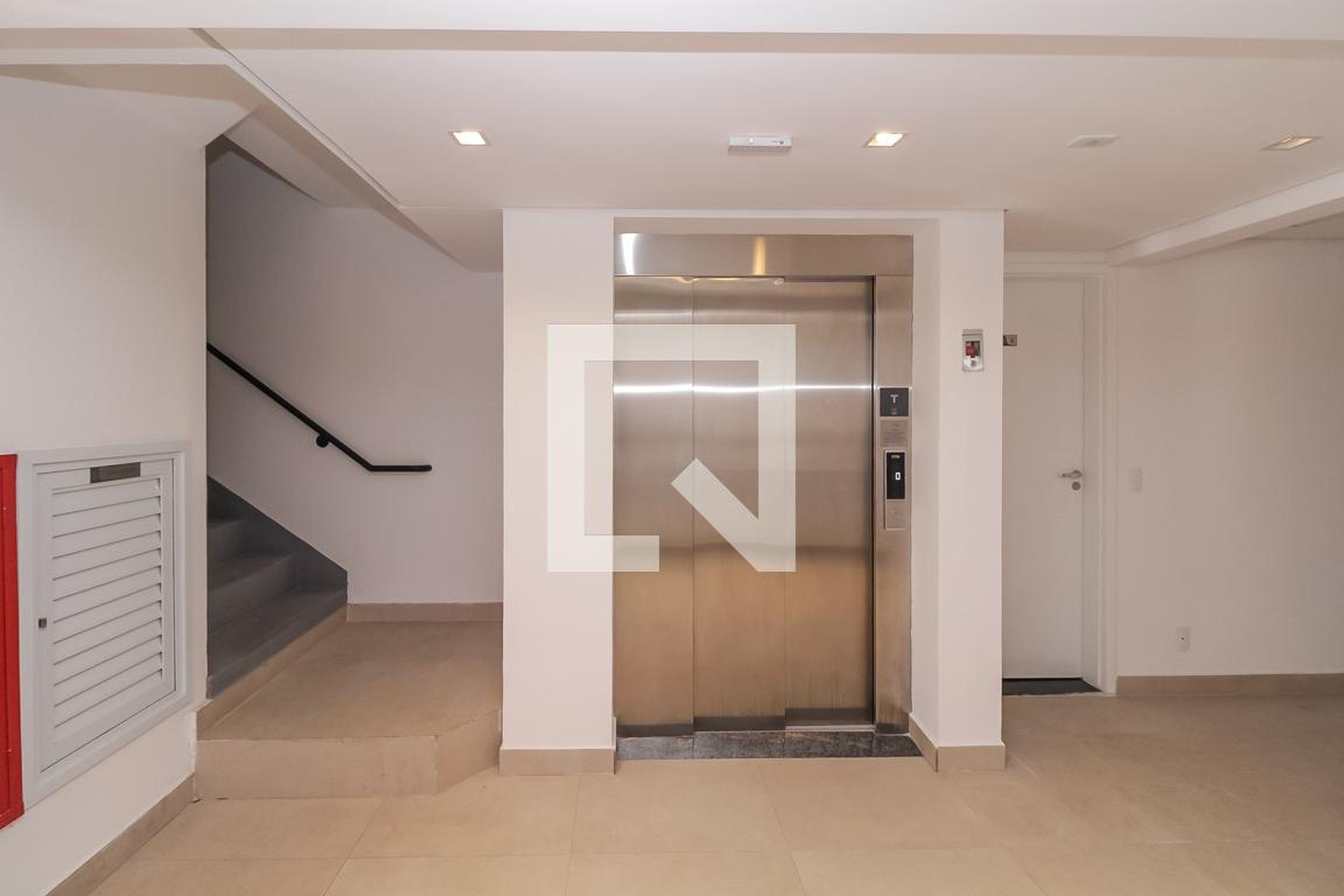 Elevador - Marilene Castro