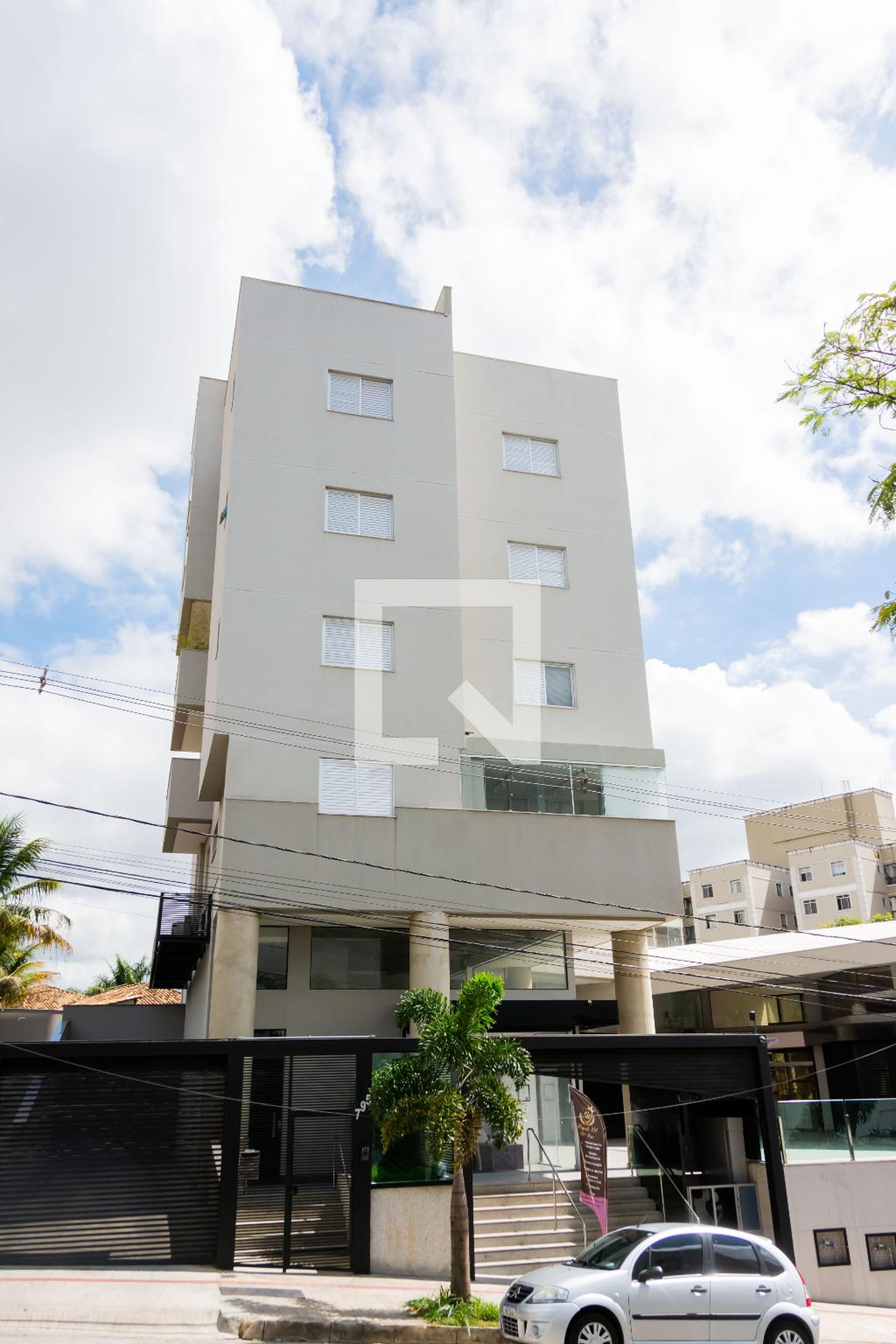 Fachada Condomínio em Alameda dos Rouxinóis, 805