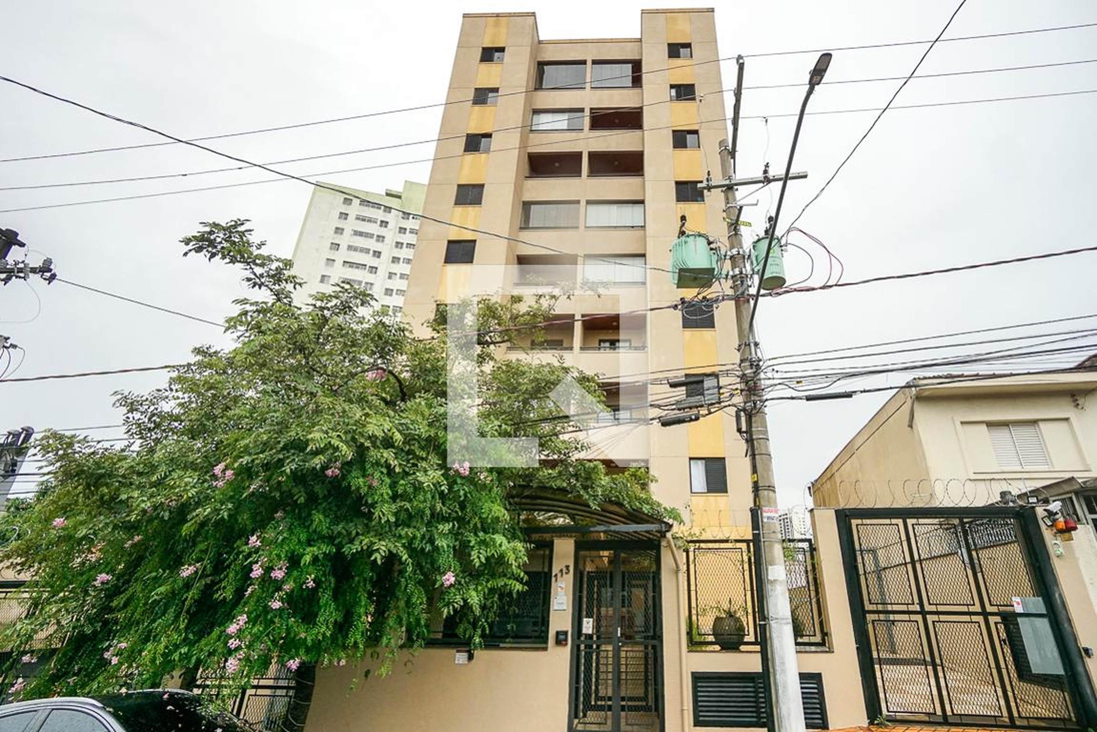 Fachada Condomínio em Rua Elisiário, 114