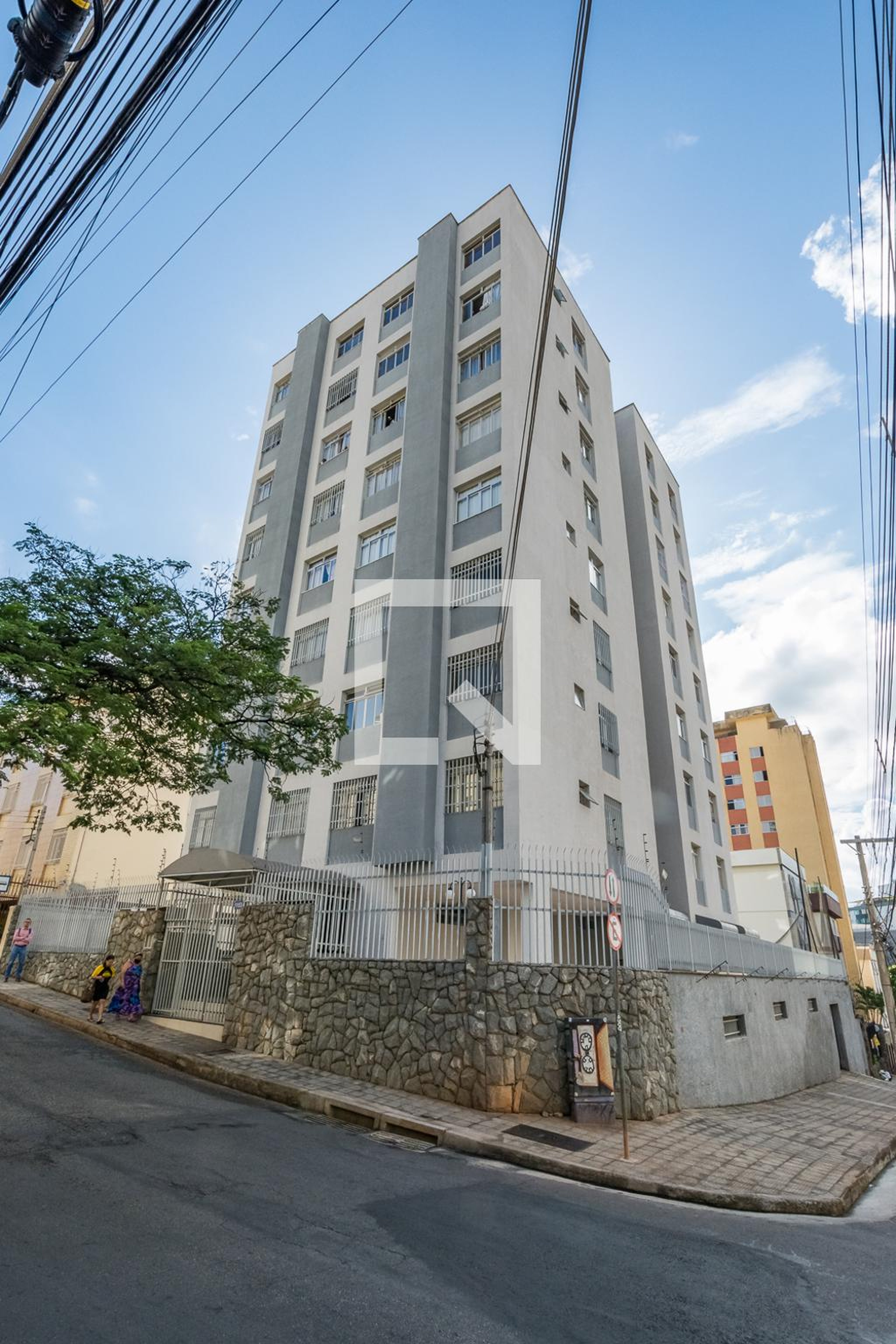 Fachada Condomínio em Rua Junquilhos, 153