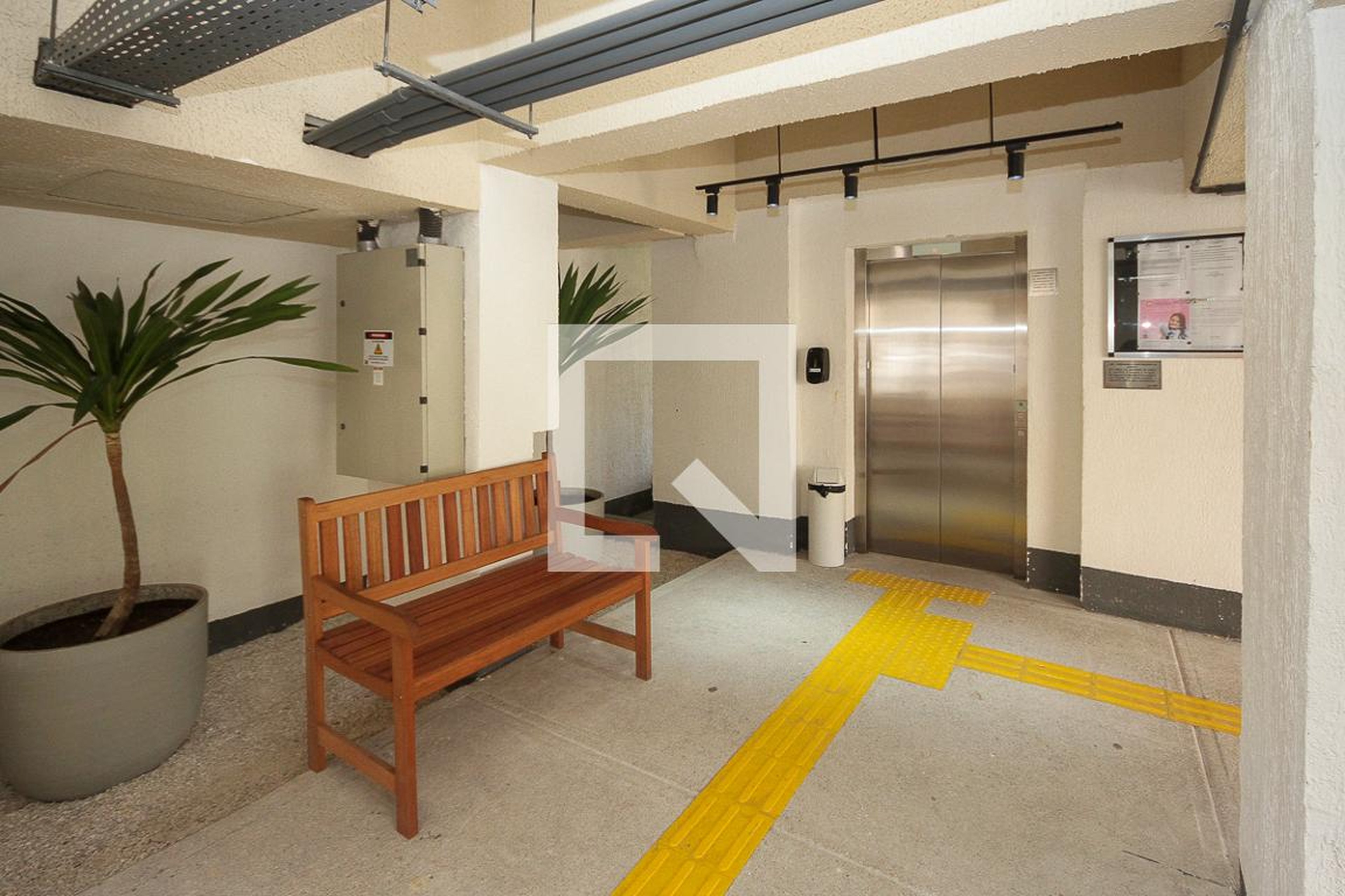 hall - Spazio San Mateo  Alameda do Carmo