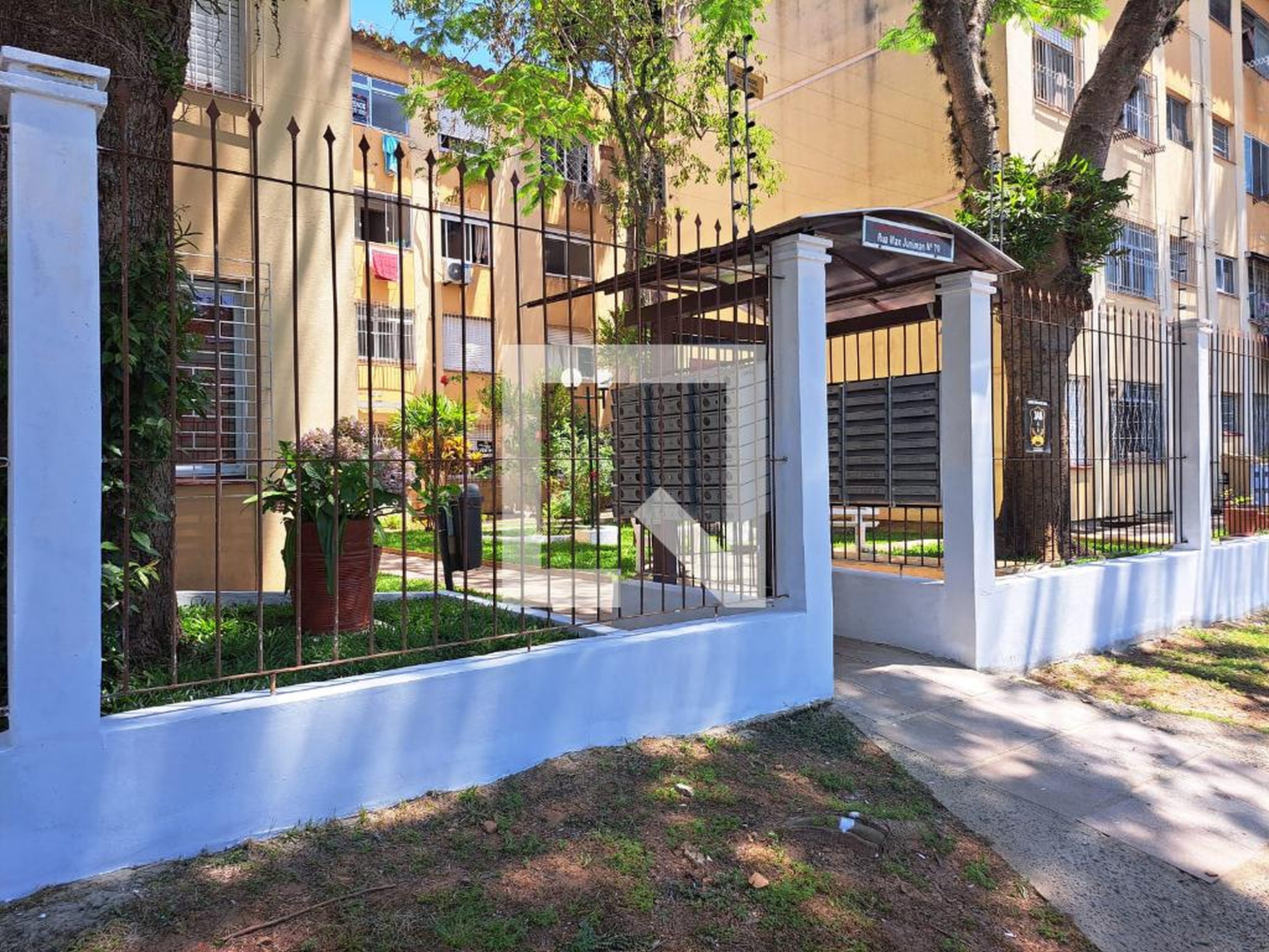 Fachada Condomínio em Rua Max Juniman, 70