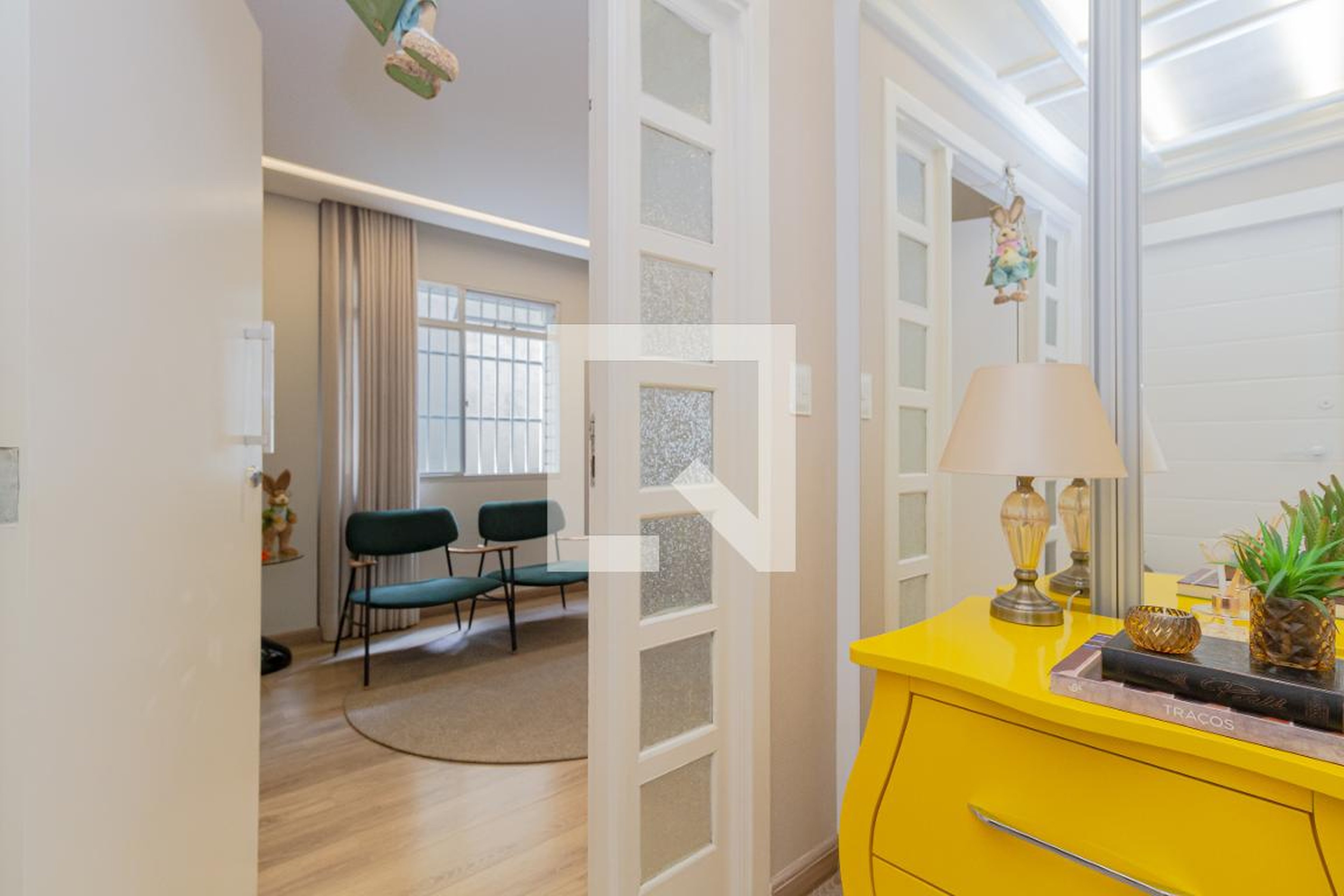 Hall de entrada Condomínio em Rua Engenheiro Amaro Lanari, 90