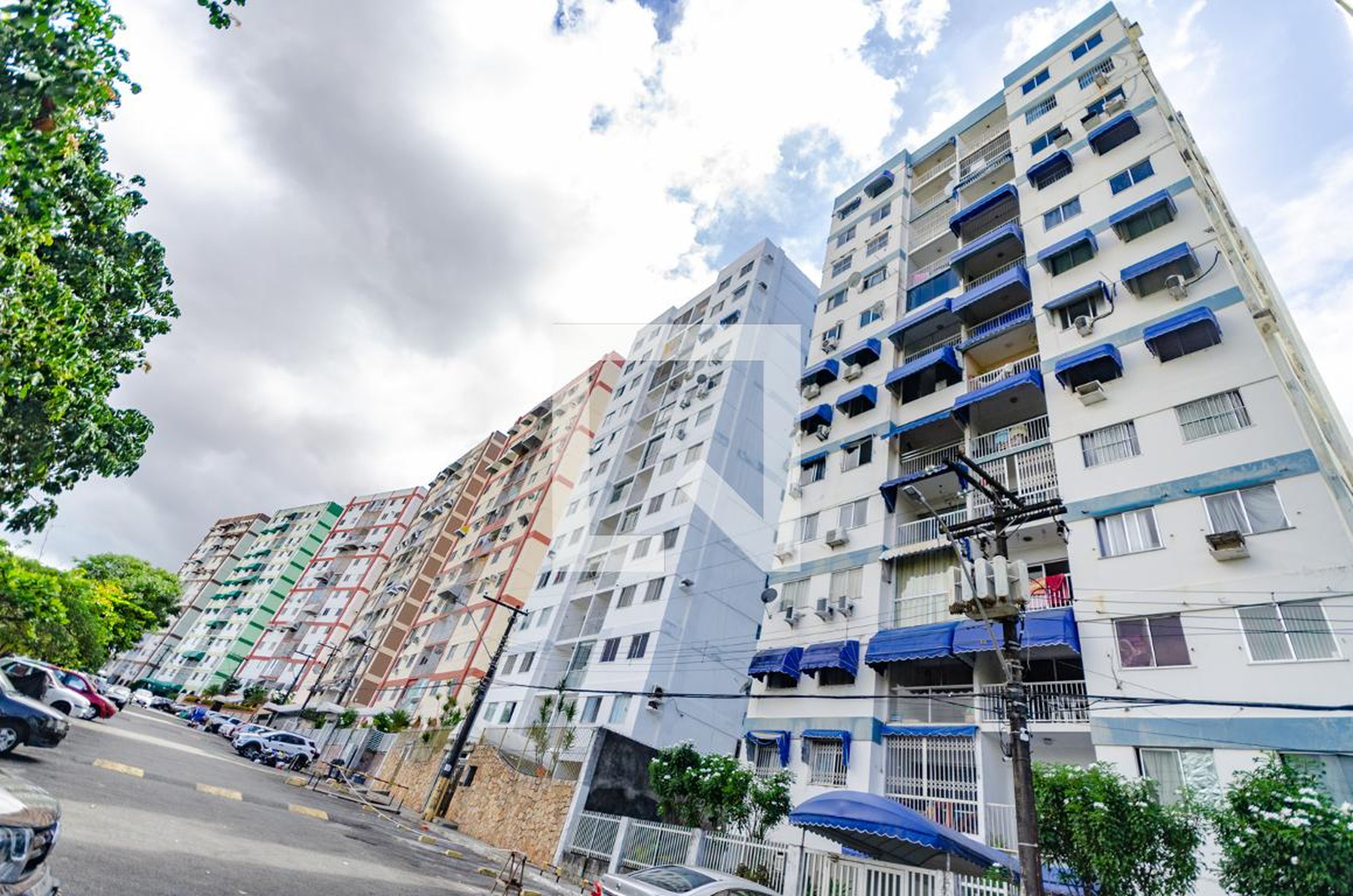Fachada do Condomínio Edifício Gerânio Vale das Flores
