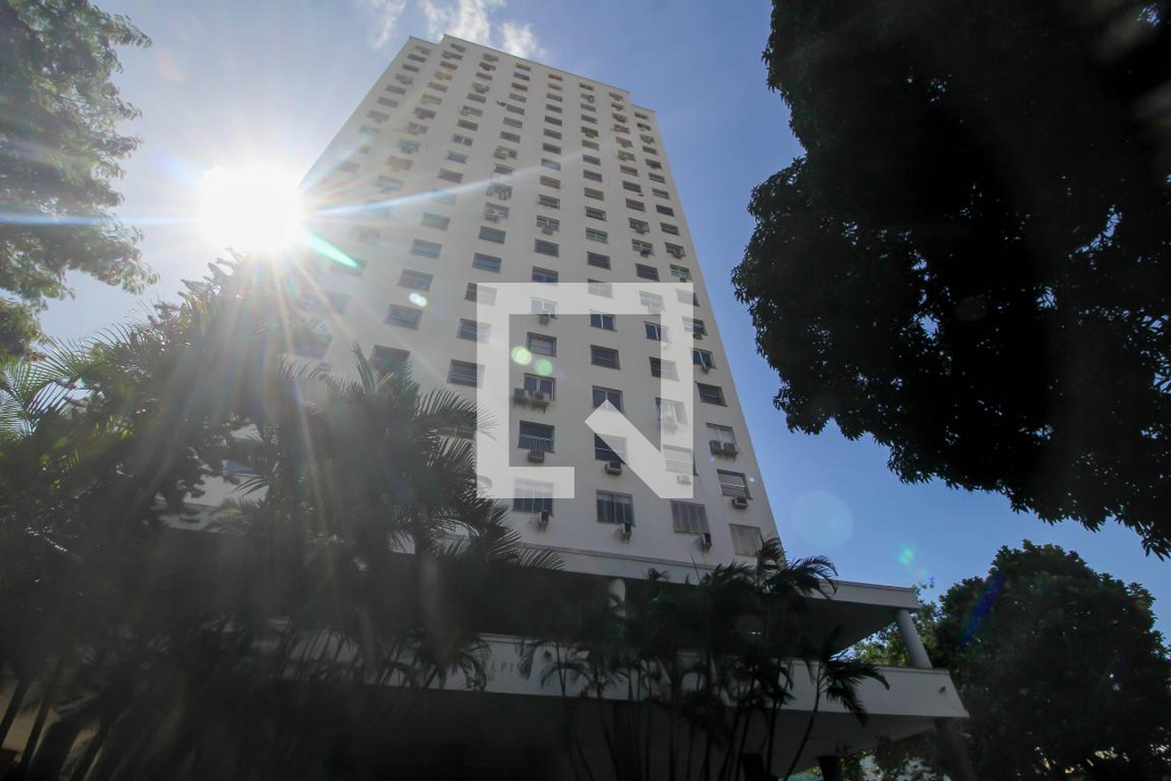 Fachada do Prédio Condomínio Alpino