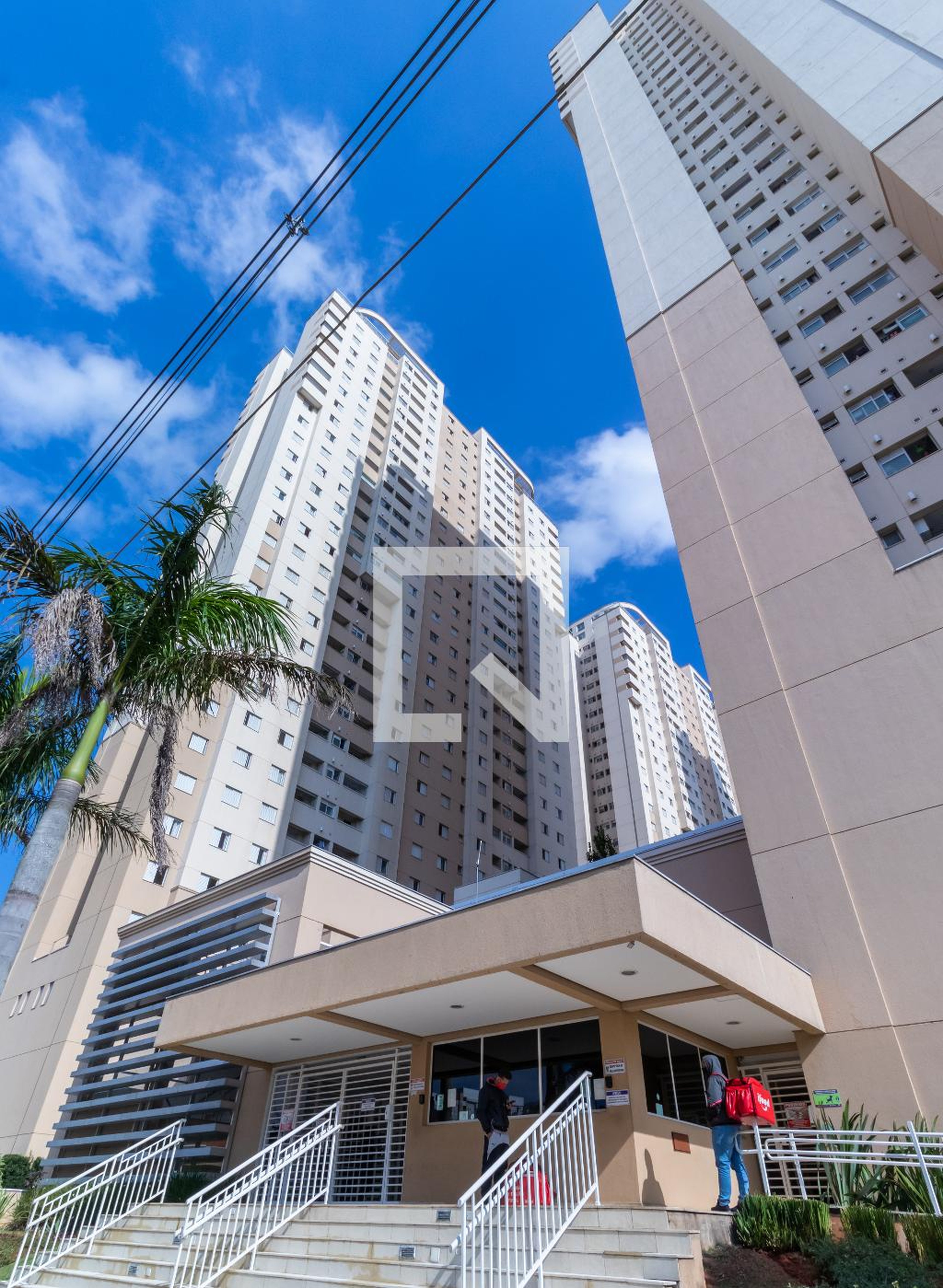 Fachada do Condomínio Condomínio em Avenida Interlagos, 455