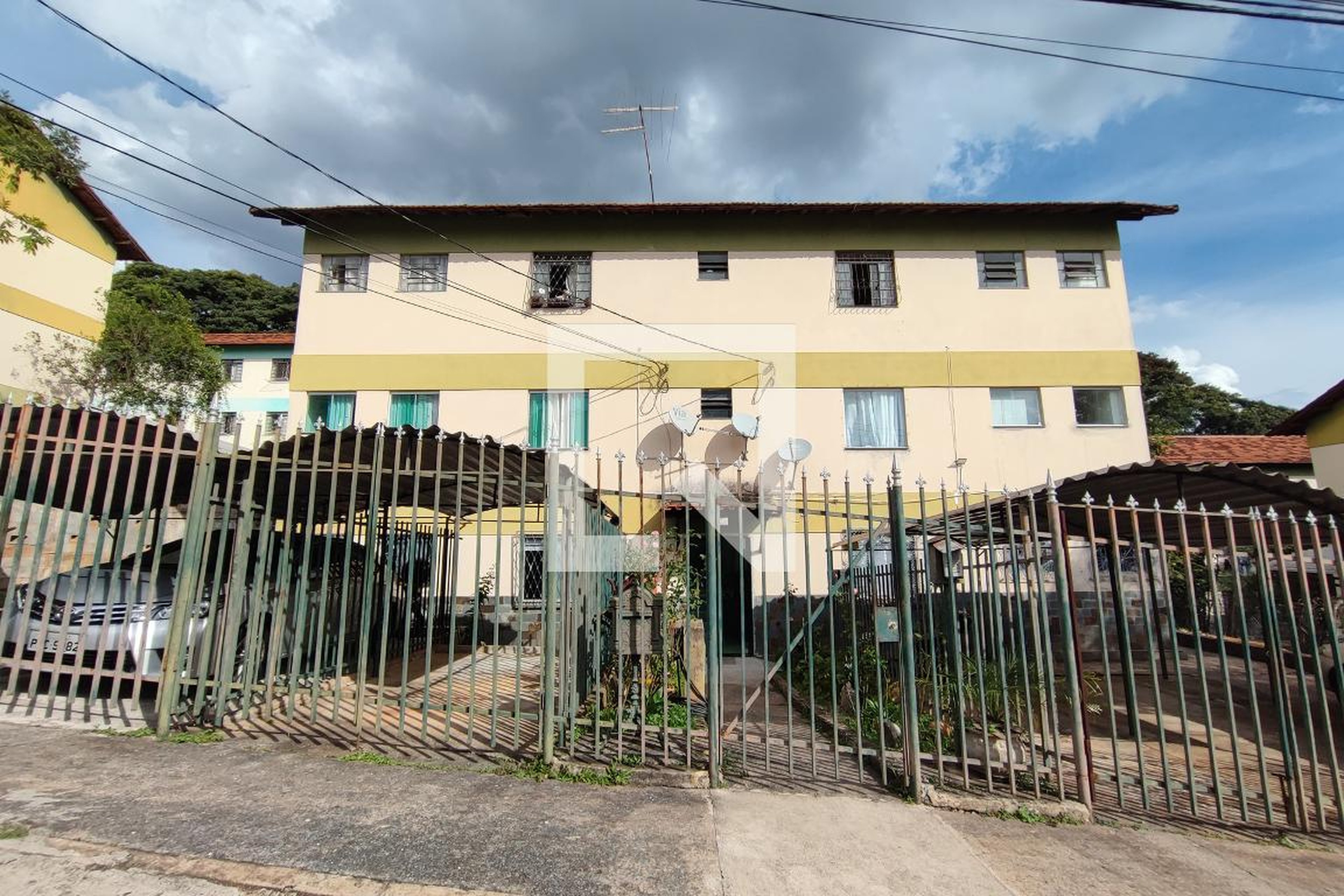 Fachada Condomínio em Rua W-4, 245