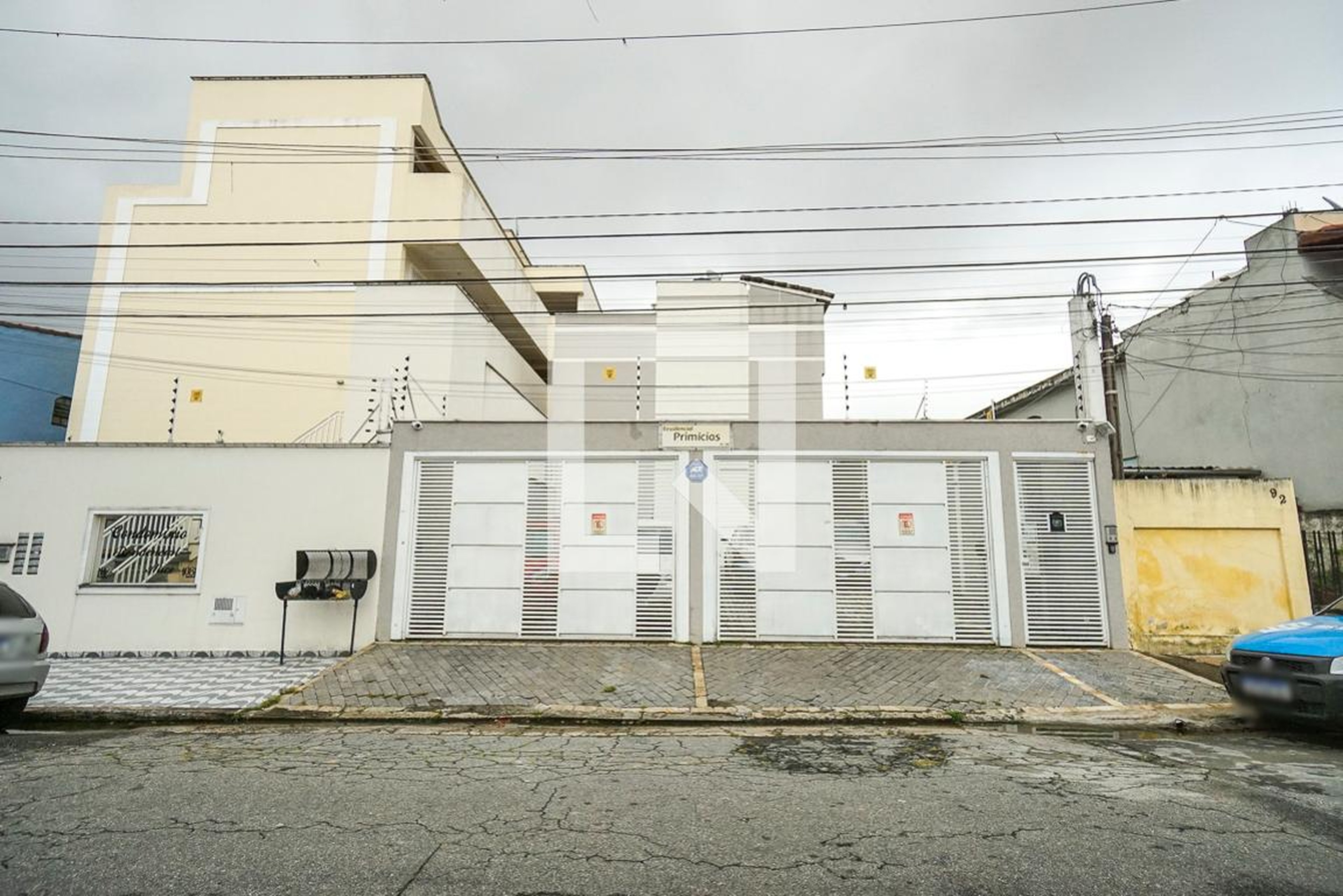 Fachada Condomínio em Rua Primícias, 98